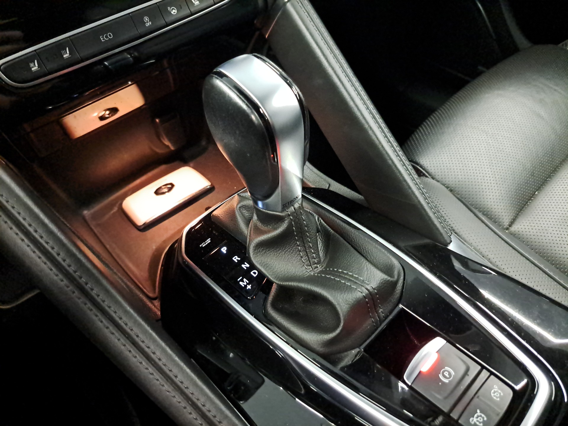 RENAULT Koleos 2.0 dCi Initial Paris 4x4 Xtronic CVT-image-10