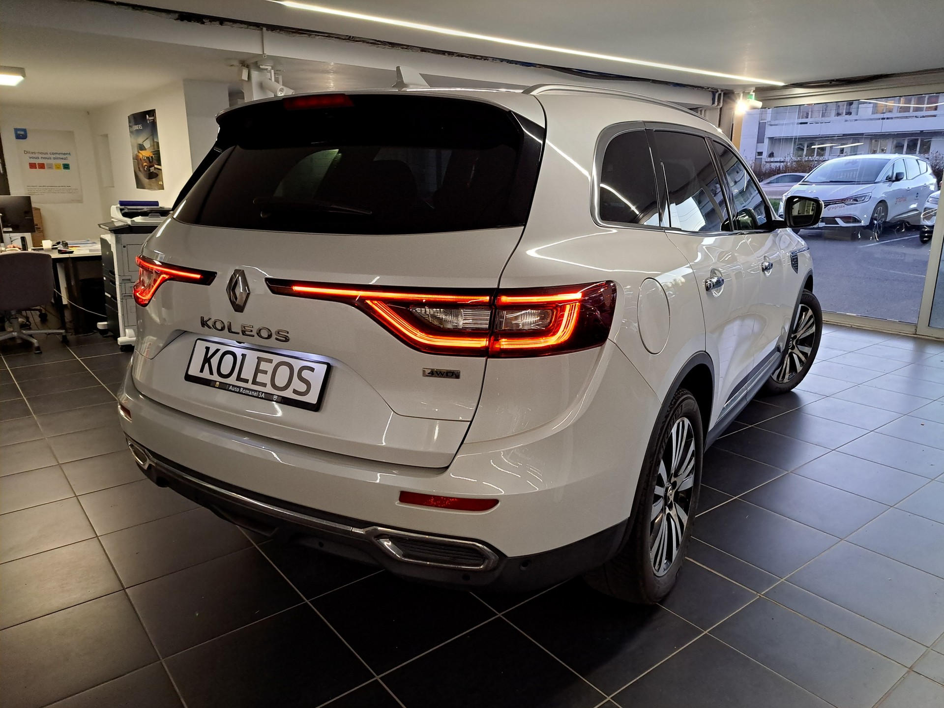 RENAULT Koleos 2.0 dCi Initial Paris 4x4 Xtronic CVT-image-3