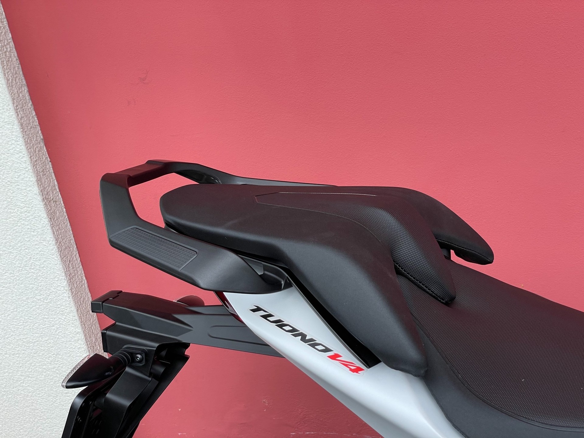 APRILIA Tuono V4 1100-image-12