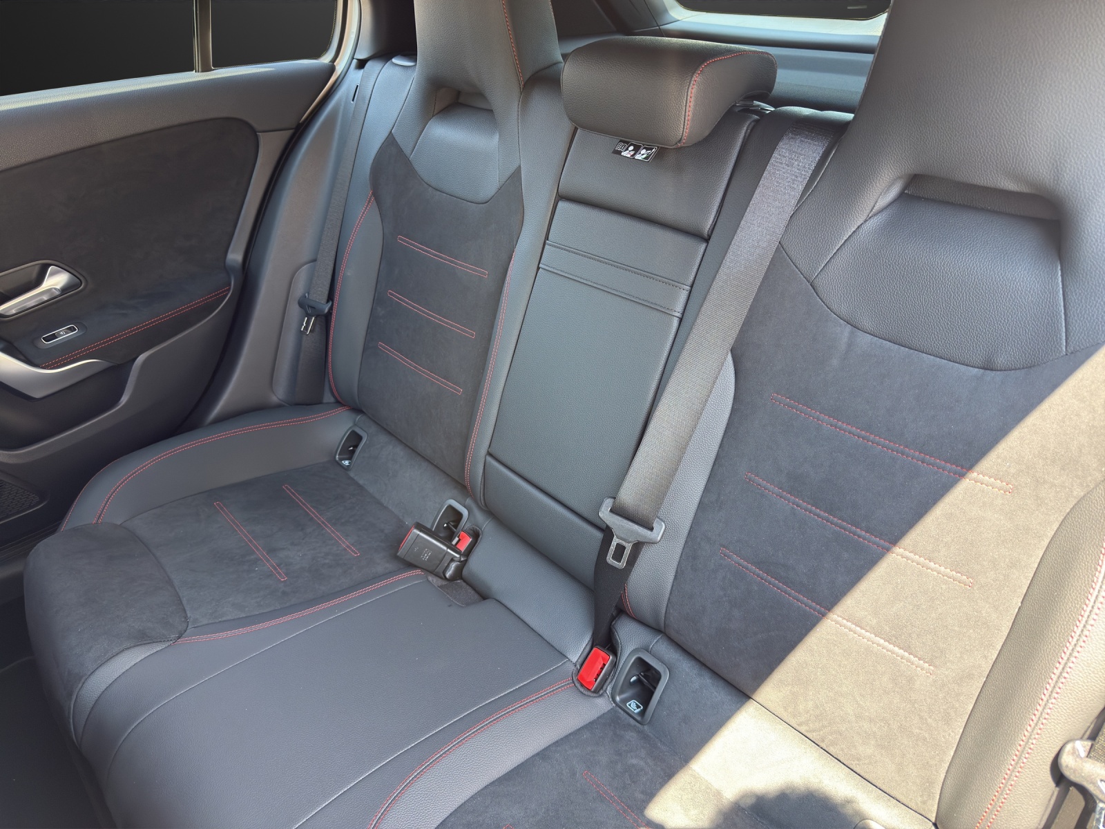 MERCEDES-BENZ A 250 e EQ Star 8G-DCT-image-14