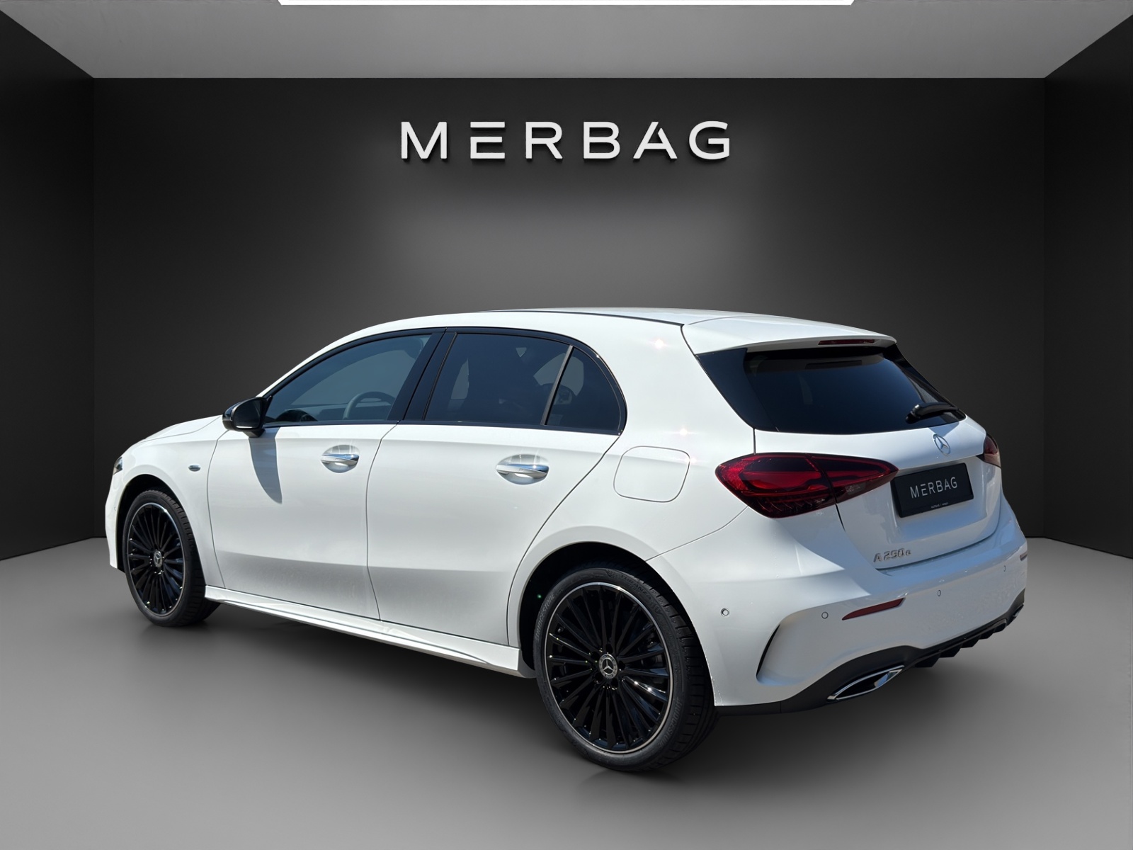 MERCEDES-BENZ A 250 e EQ Star 8G-DCT-image-2