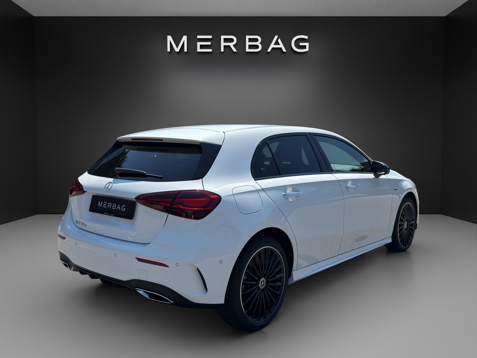 MERCEDES-BENZ A 250 e EQ Star 8G-DCT-image-4
