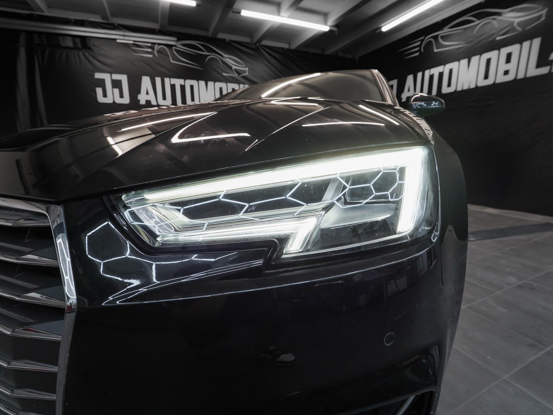 AUDI A4 3.0 TDI Sport quattro tiptronic-showroom-element-2