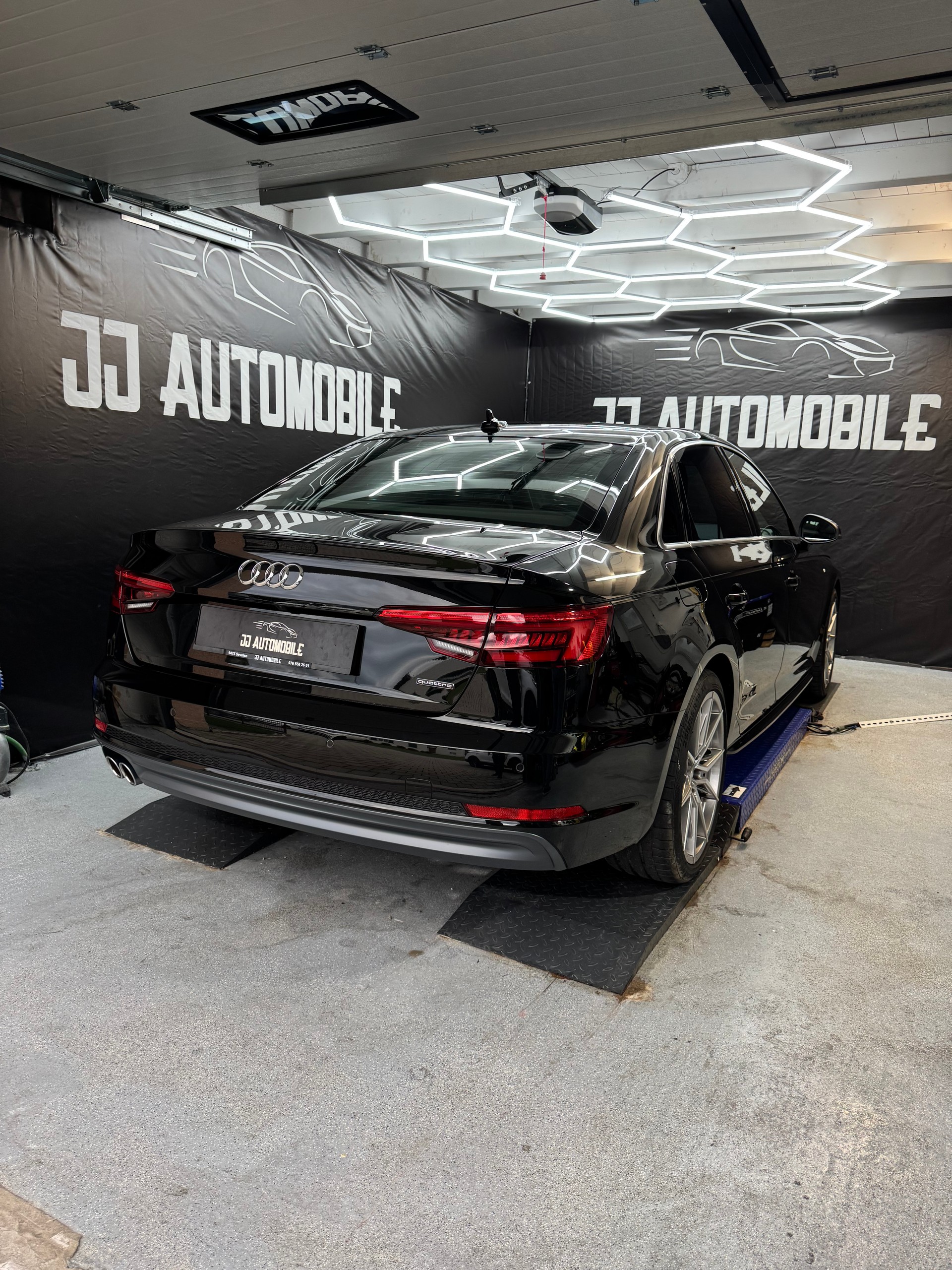 AUDI A4 3.0 TDI Sport quattro tiptronic-image-3