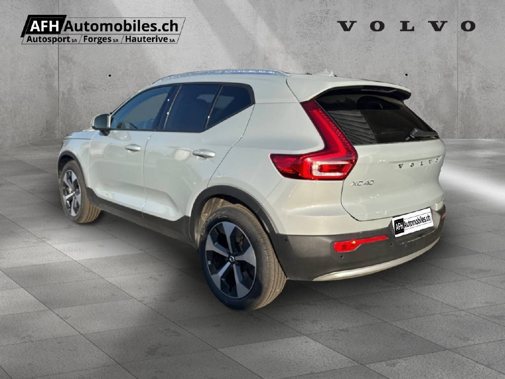 VOLVO XC40 2.0 B3 MH Core-showroom-element-2