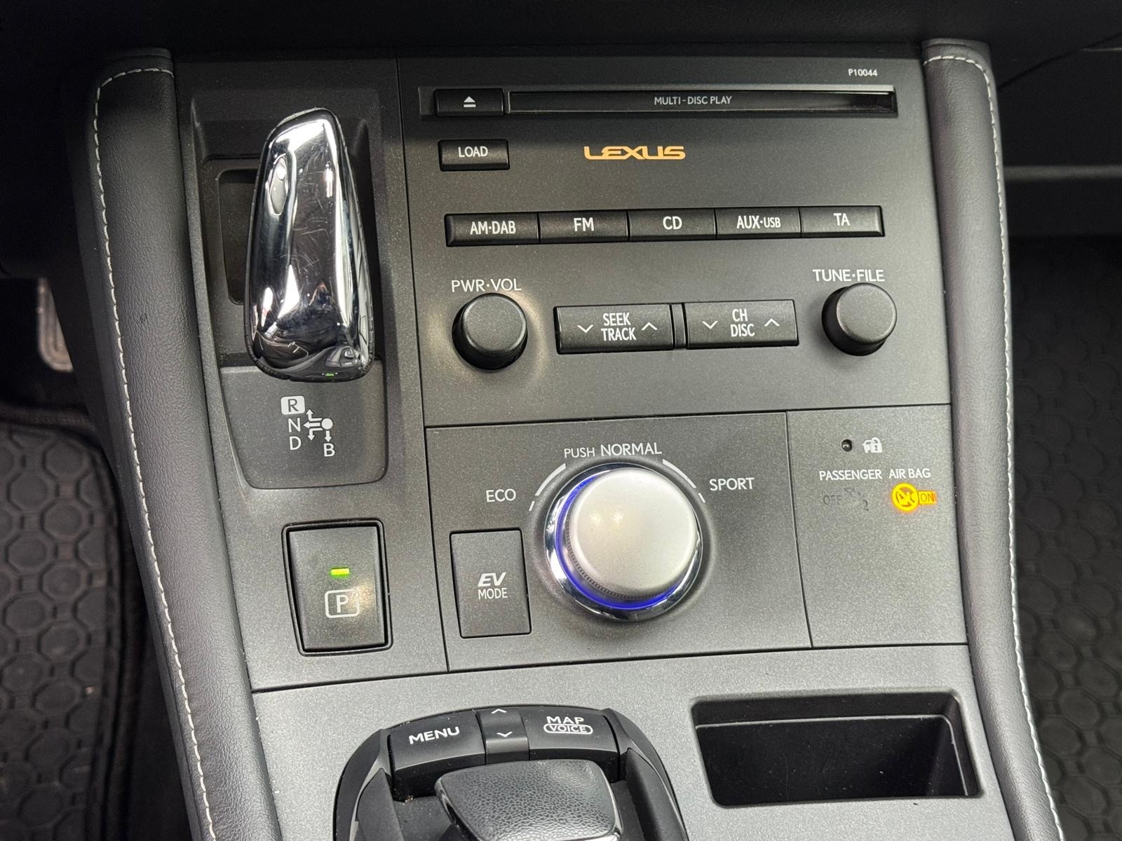 LEXUS CT 200h 1.8 comfort CVT-image-9