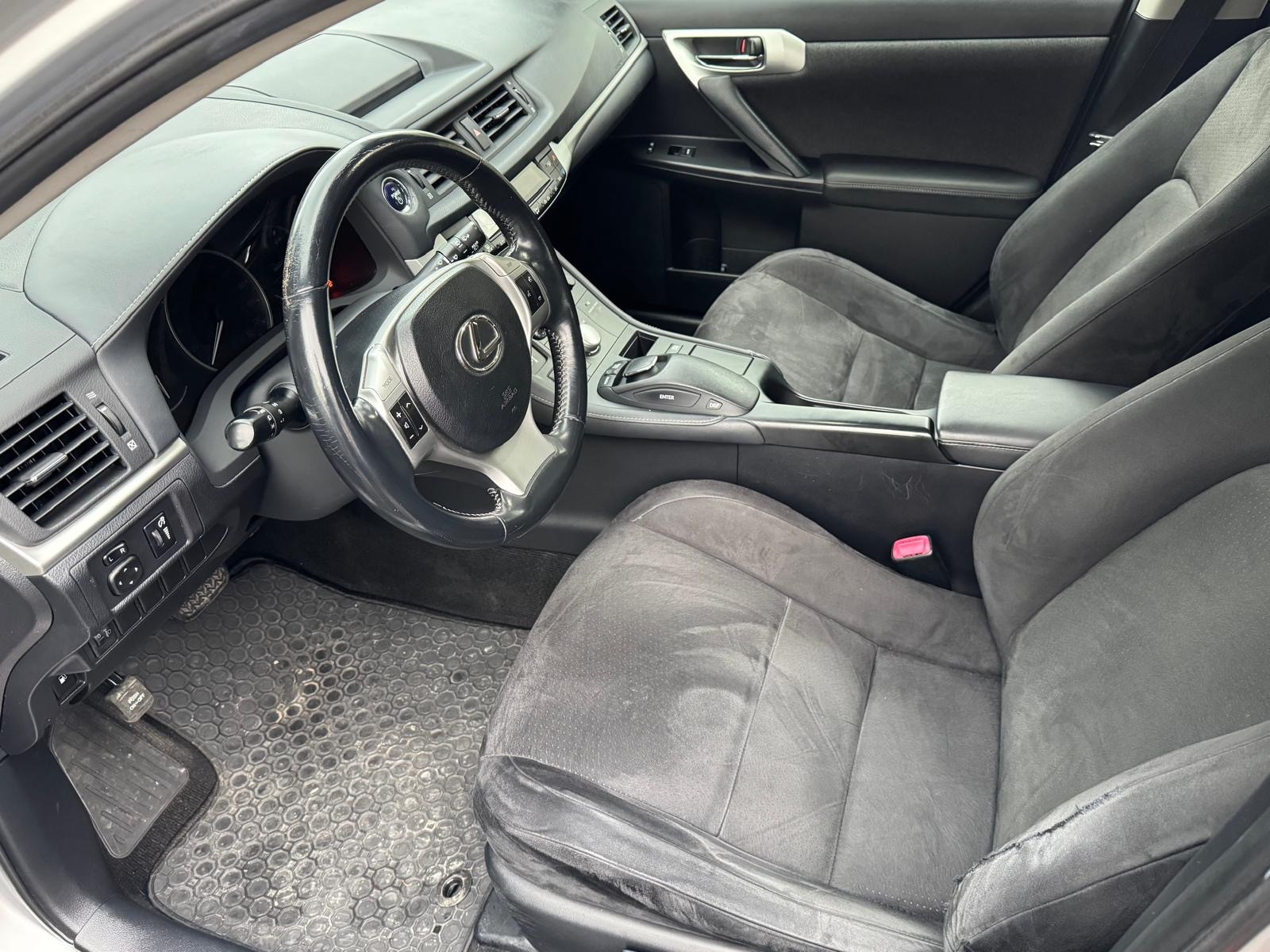 LEXUS CT 200h 1.8 comfort CVT-image-1
