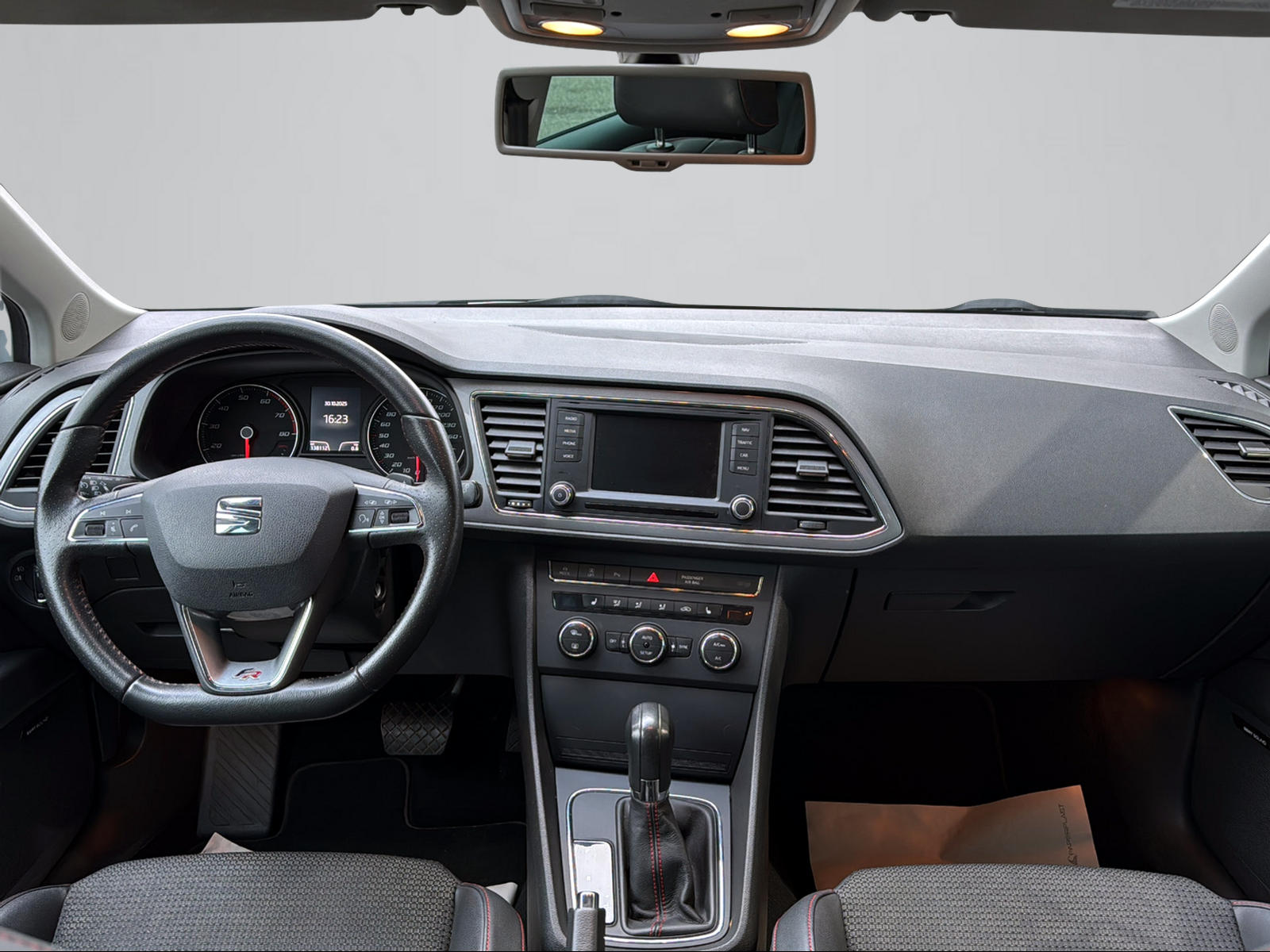 SEAT Leon 1.8 TSI FR DSG-image-7