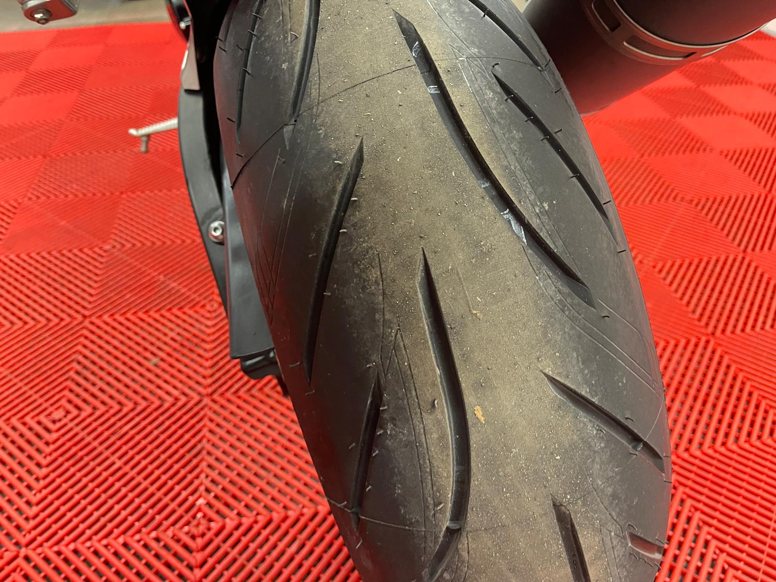 YAMAHA YZF-R1-image-12