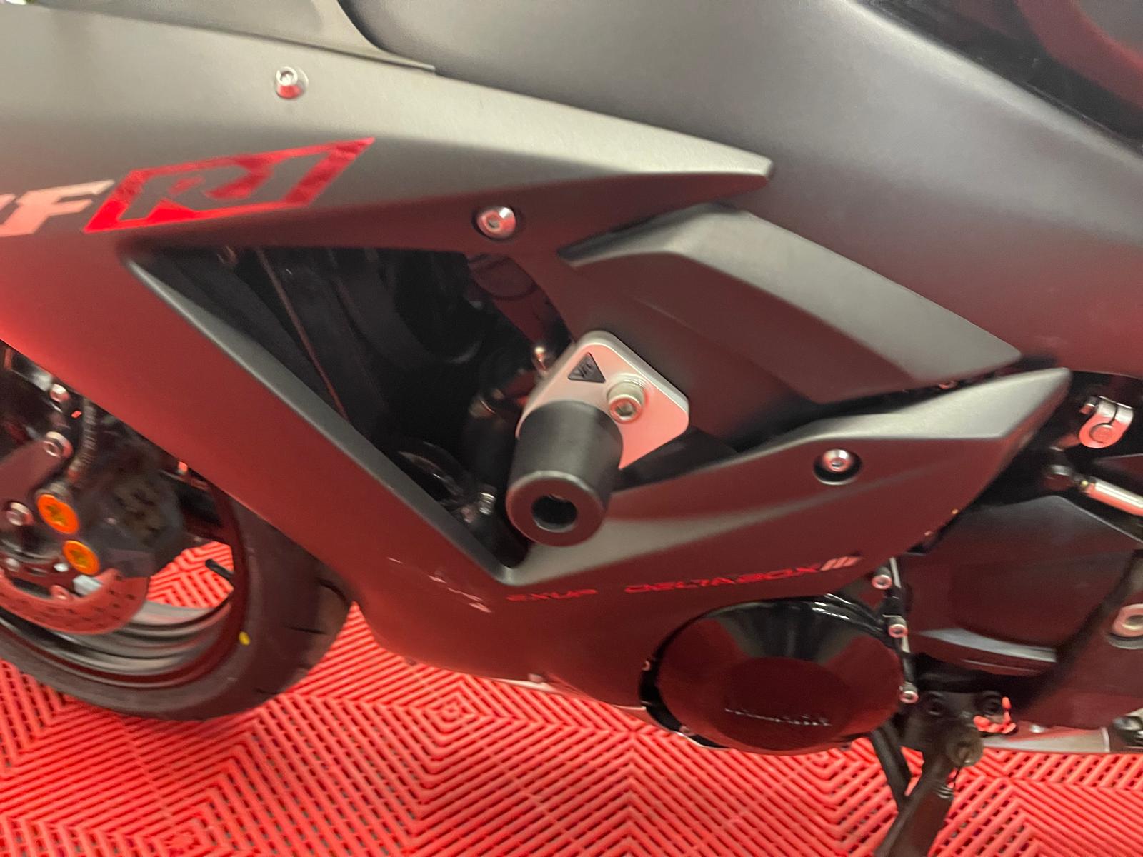 YAMAHA YZF-R1-image-11