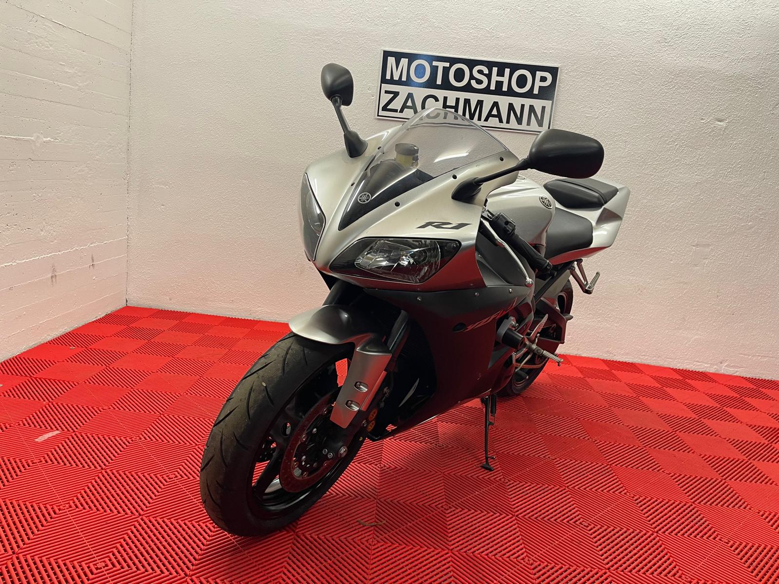 YAMAHA YZF-R1-image-3