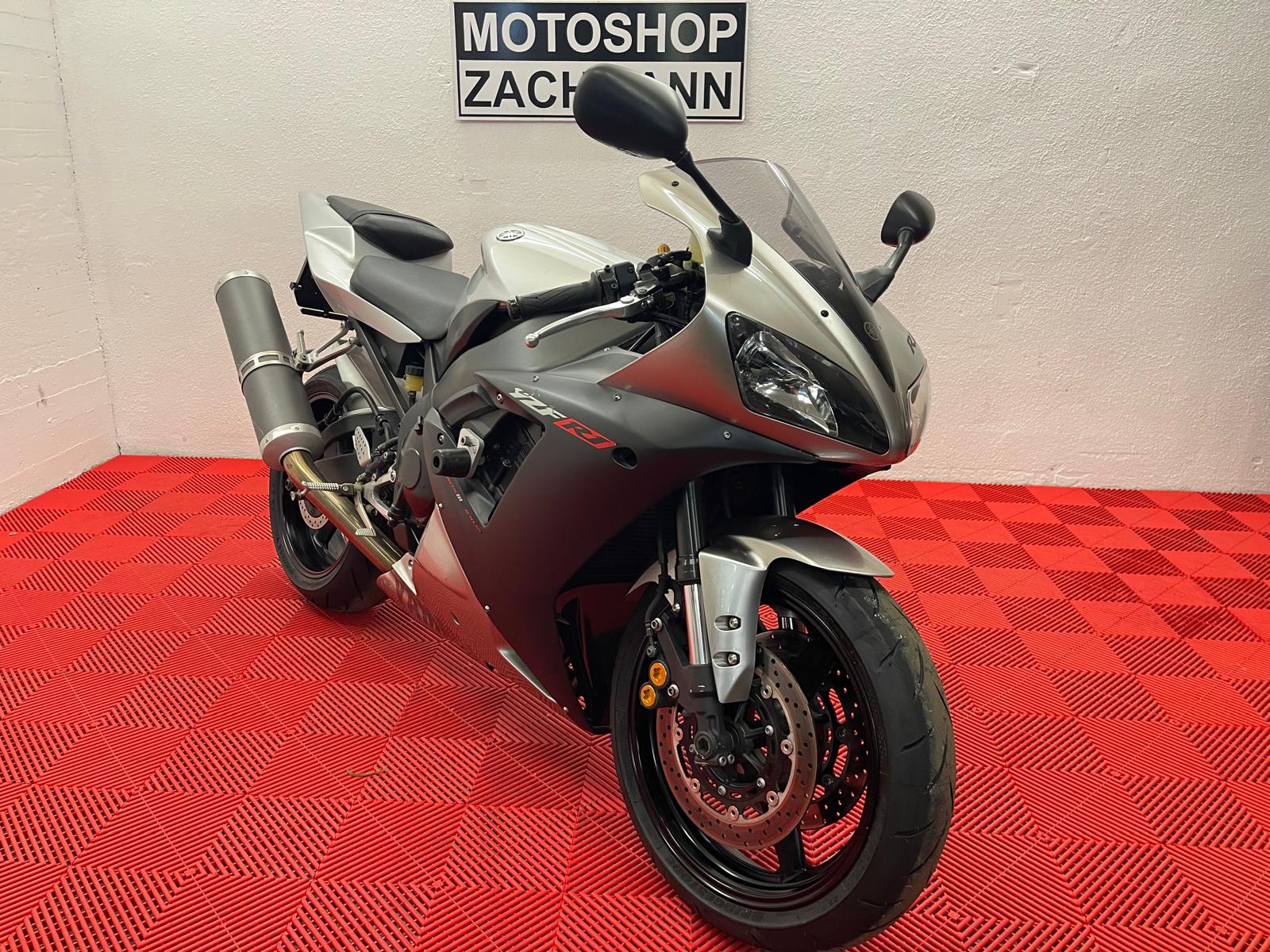 YAMAHA YZF-R1-image-2