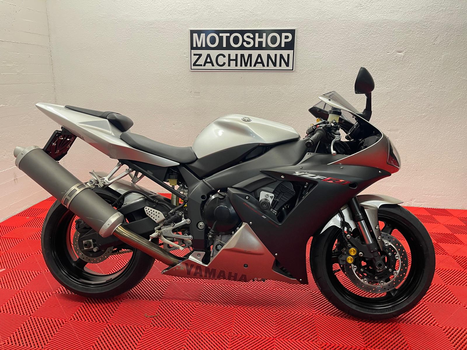 YAMAHA YZF-R1-image-0