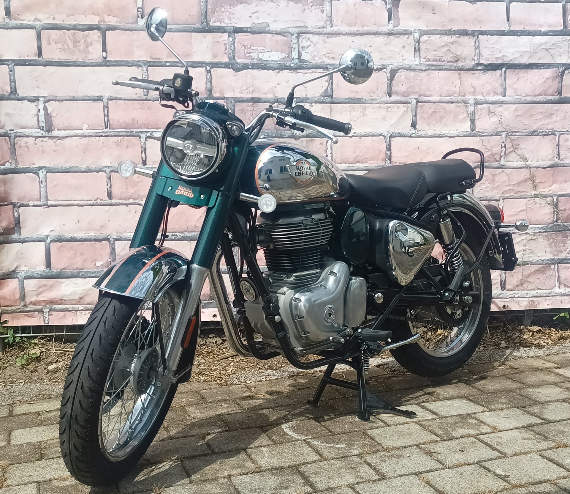 ROYAL ENFIELD Classic 350 Dark-image-3
