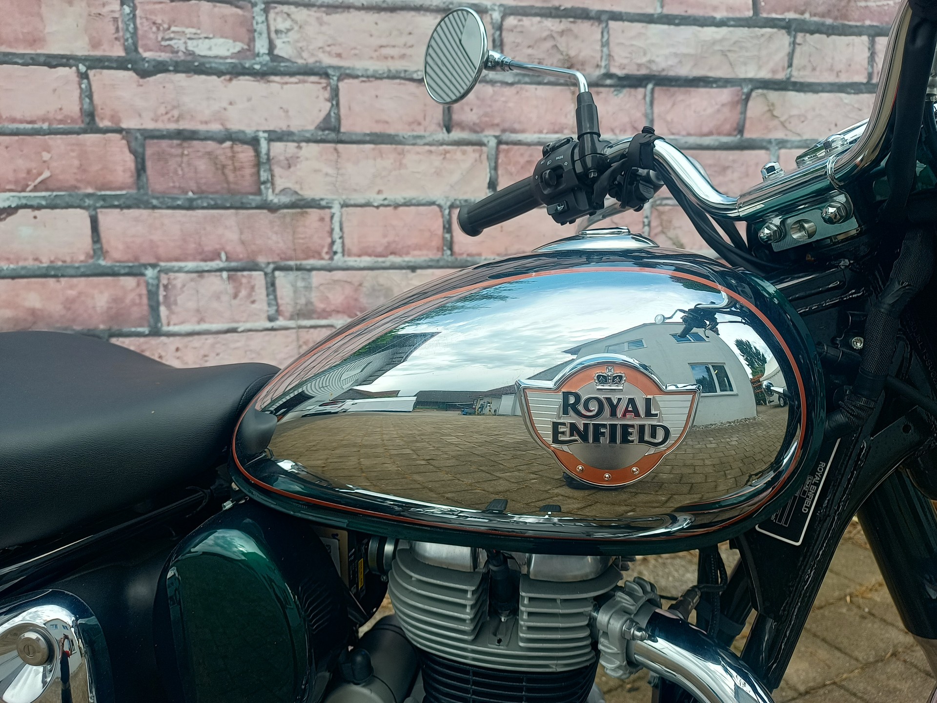 ROYAL ENFIELD Classic 350 Dark-image-6