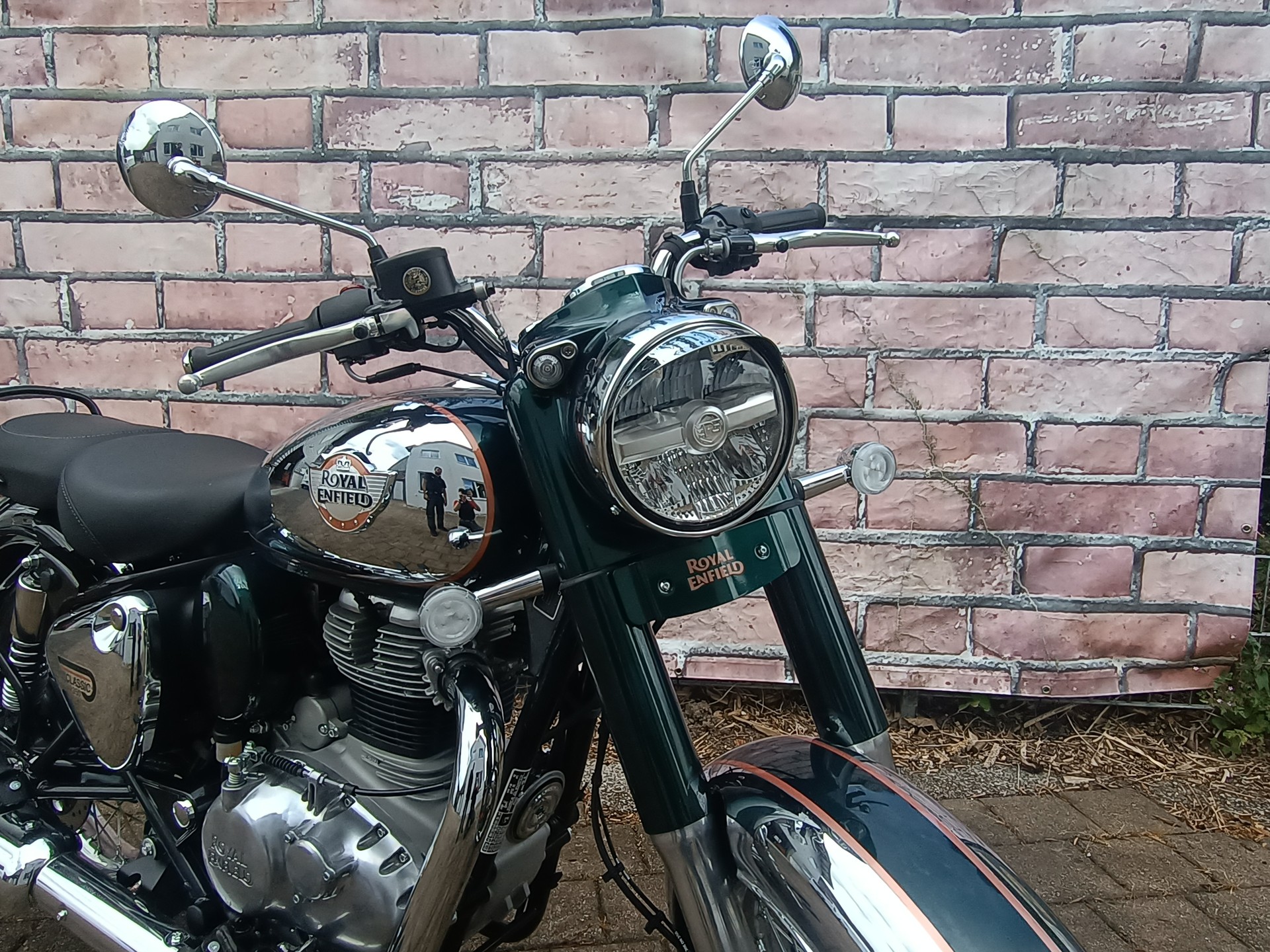 ROYAL ENFIELD Classic 350 Dark-image-5