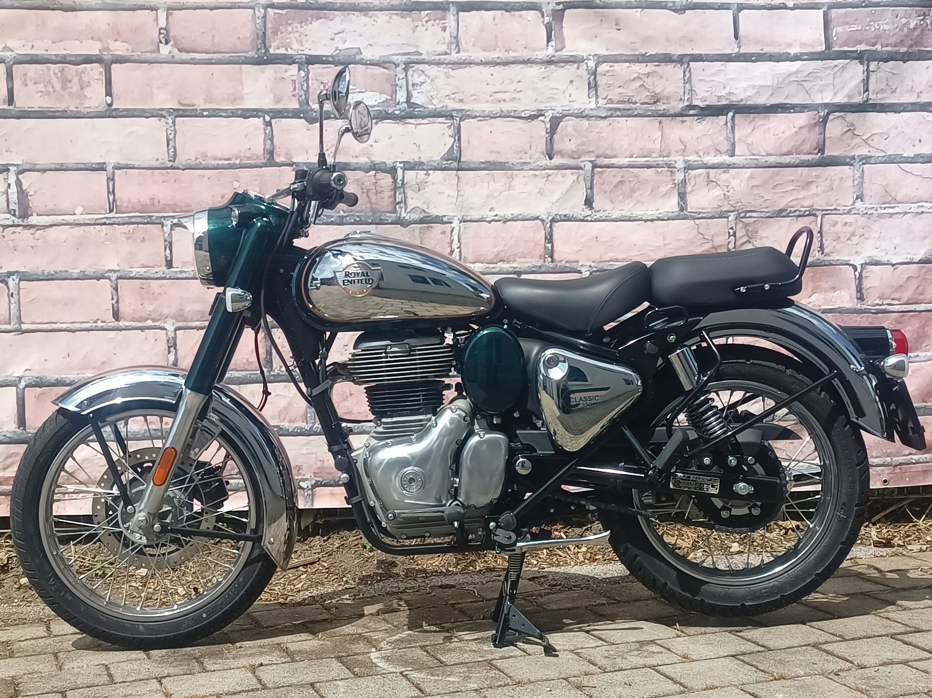 ROYAL ENFIELD Classic 350 Dark-image-1