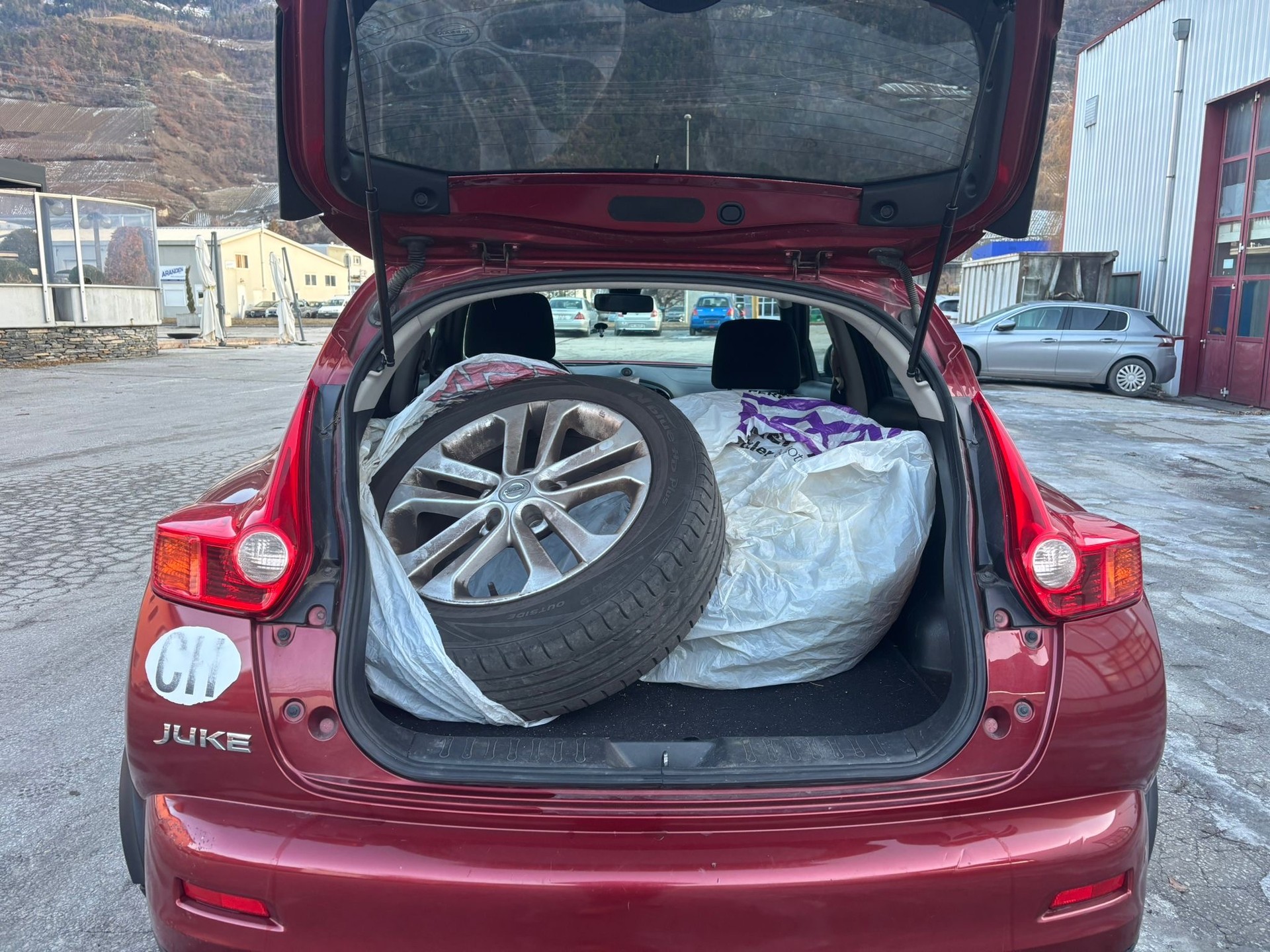 NISSAN Juke 1.6 DIG-T tekna 4x4 Xtronic M-CVT-image-9