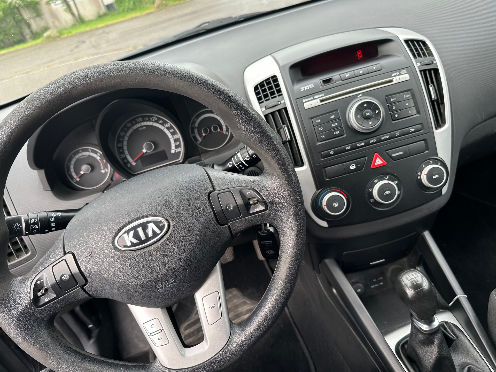 KIA Cee'd Sporty Wagon 1.4 16V Basic-image-11