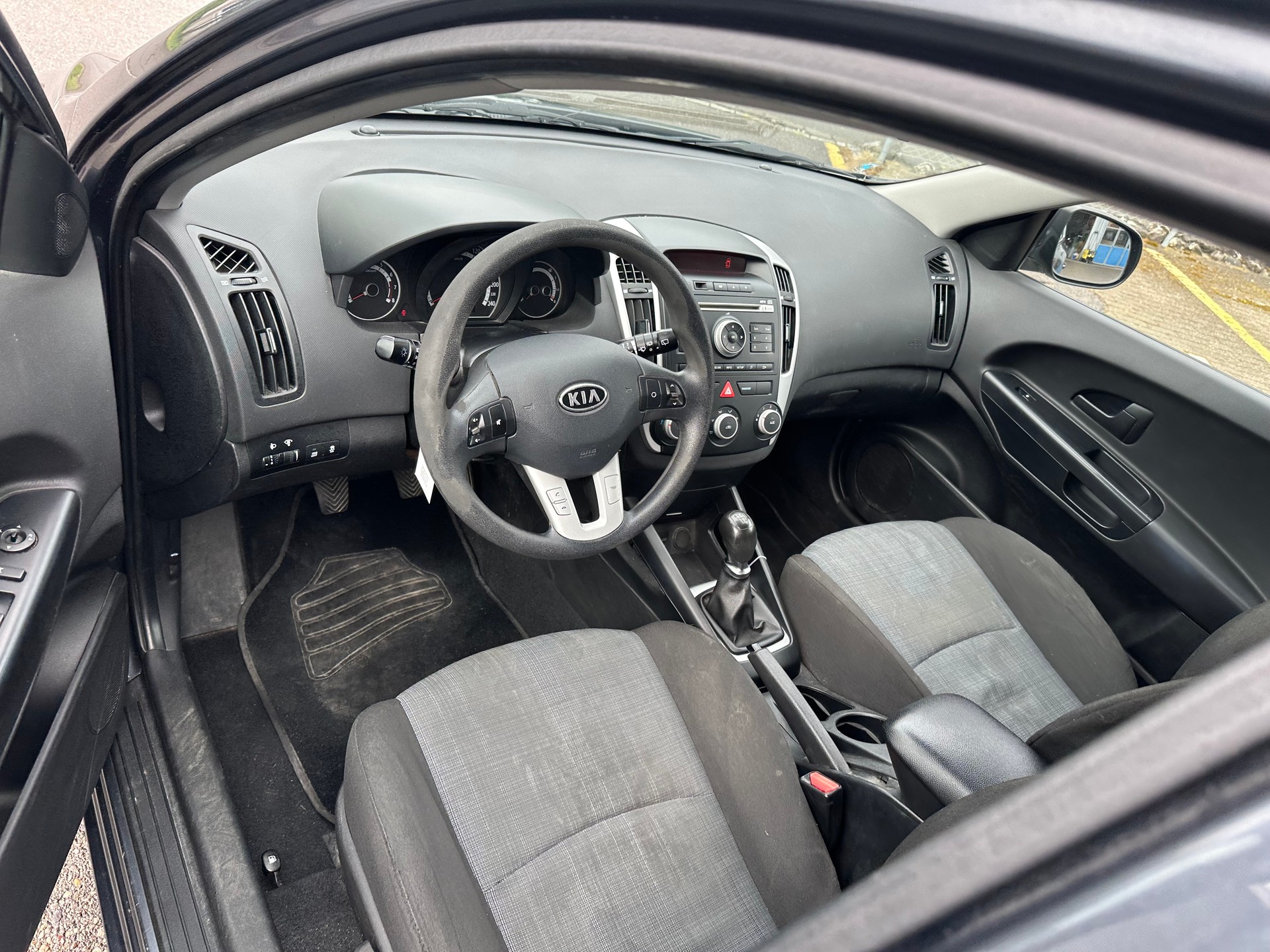 KIA Cee'd Sporty Wagon 1.4 16V Basic-image-10