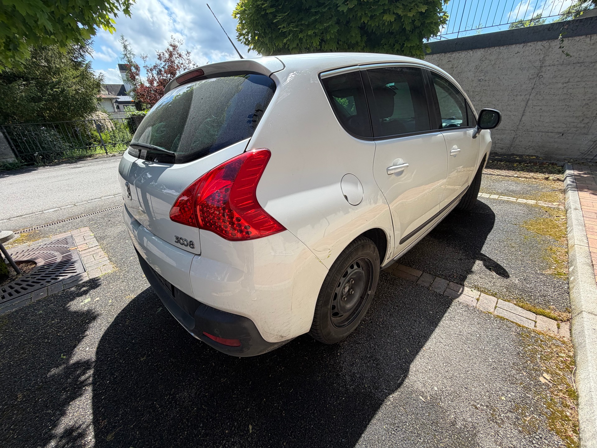 PEUGEOT 3008 1.6 16V T Platinum-image-5