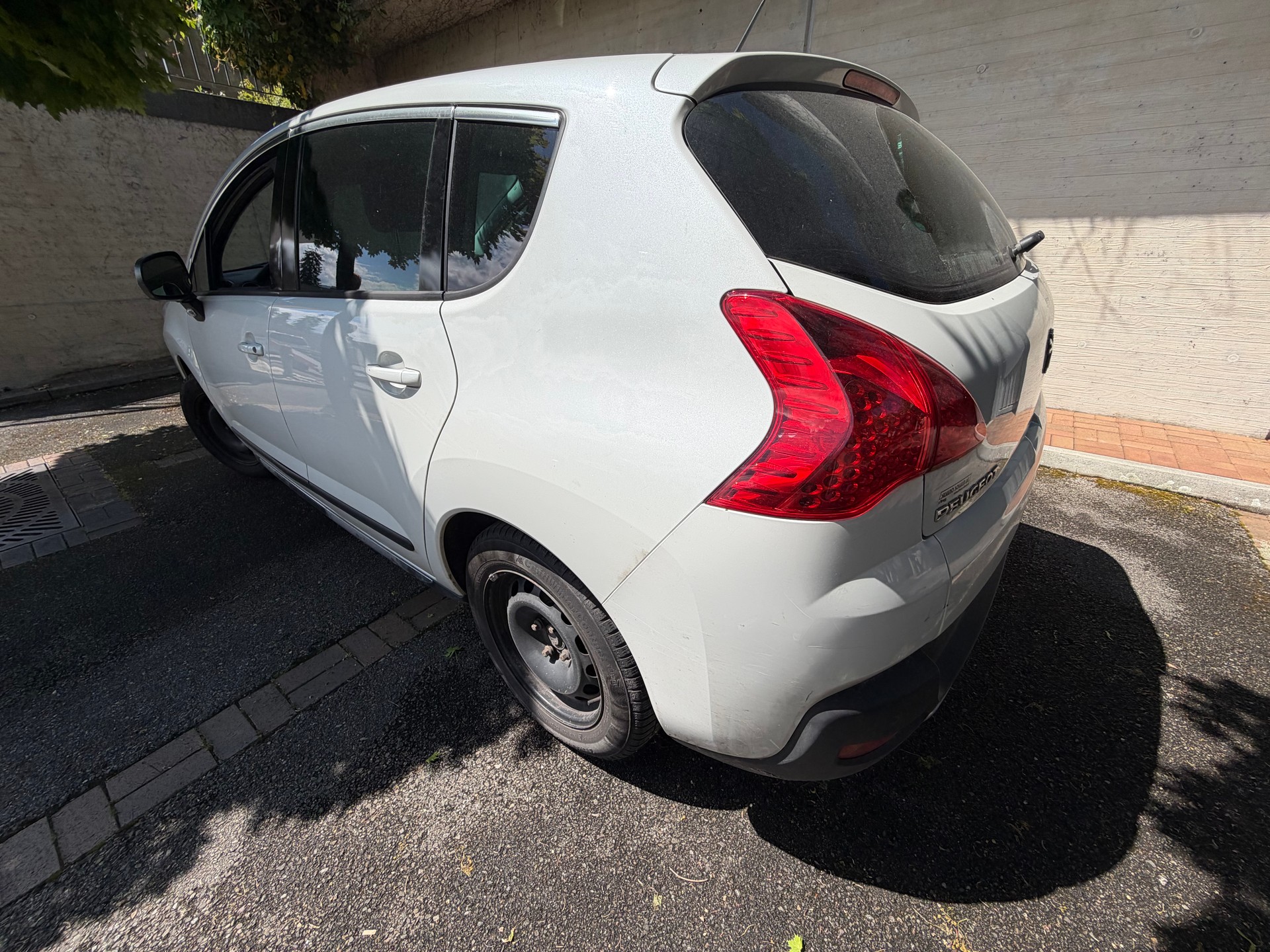 PEUGEOT 3008 1.6 16V T Platinum-image-6