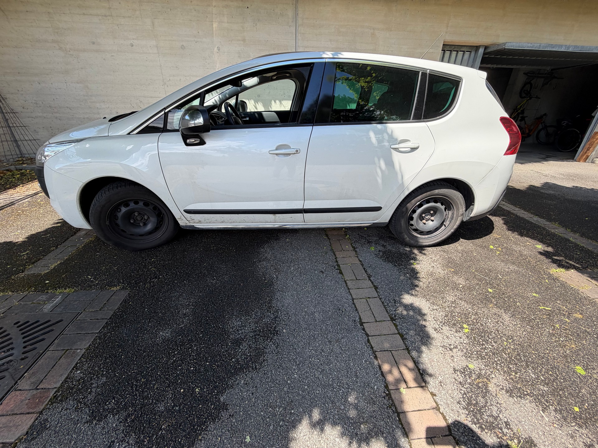 PEUGEOT 3008 1.6 16V T Platinum-image-4