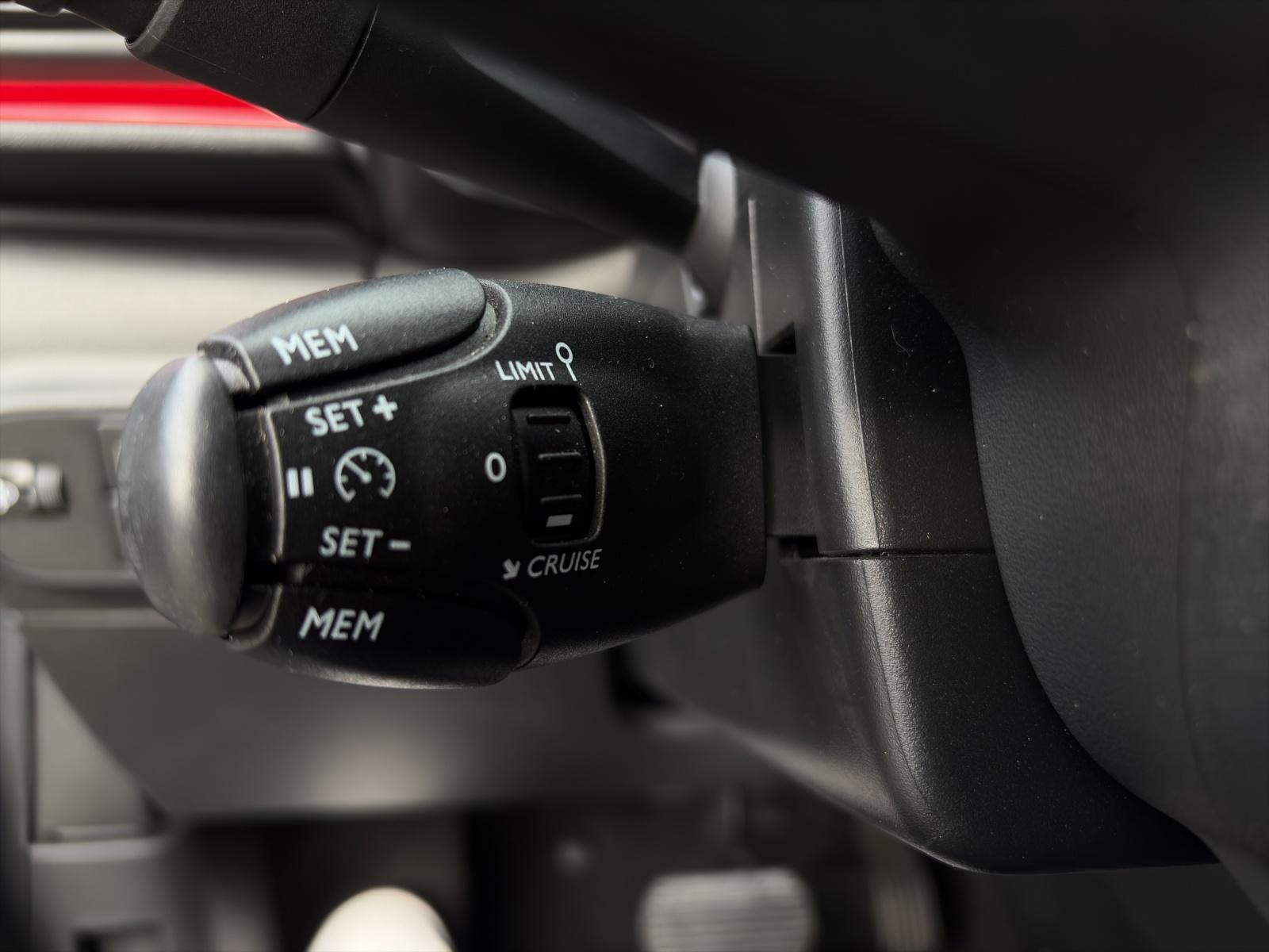 CITROEN C3 1.2 PureTech Shine-image-17
