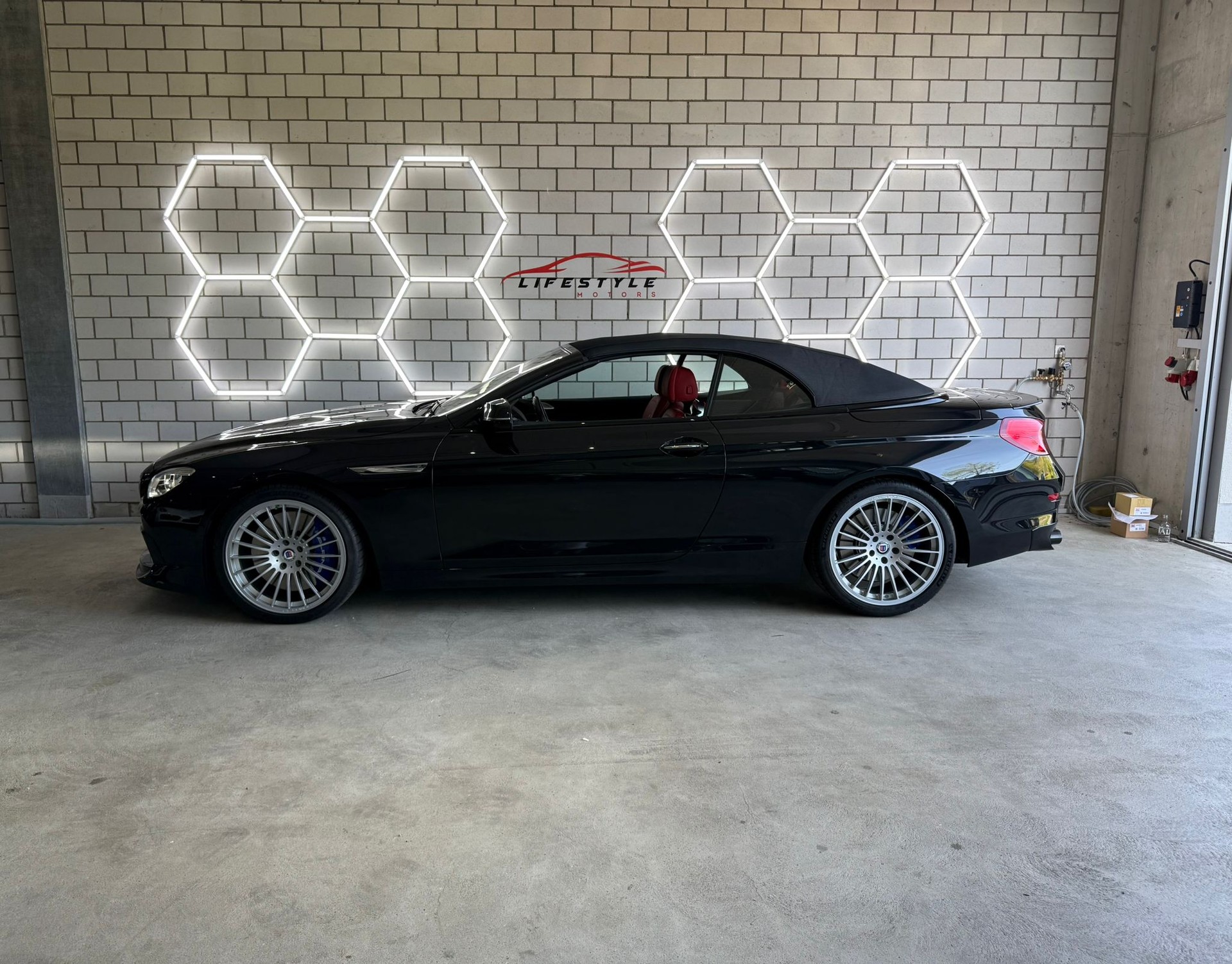 BMW-ALPINA B6 BiTurbo 4.4 V8 Cabrio Editon 50 Switch-Tronic-image-2