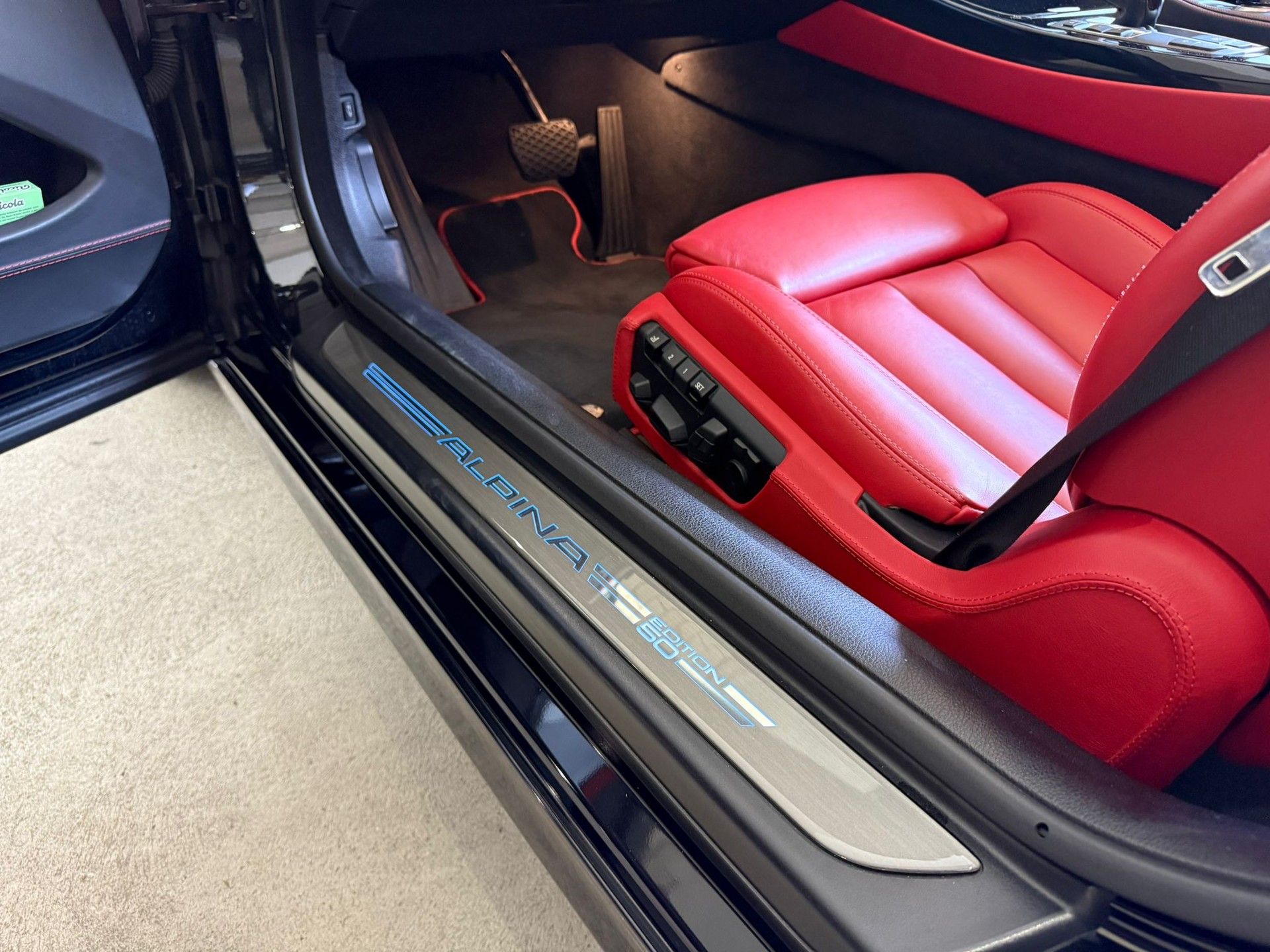 BMW-ALPINA B6 BiTurbo 4.4 V8 Cabrio Editon 50 Switch-Tronic-image-9