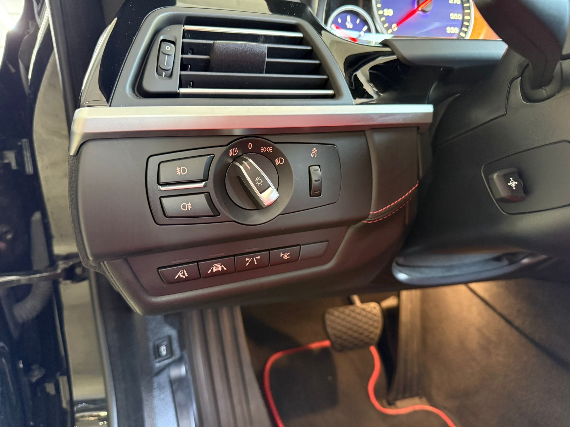 BMW-ALPINA B6 BiTurbo 4.4 V8 Cabrio Editon 50 Switch-Tronic-image-8