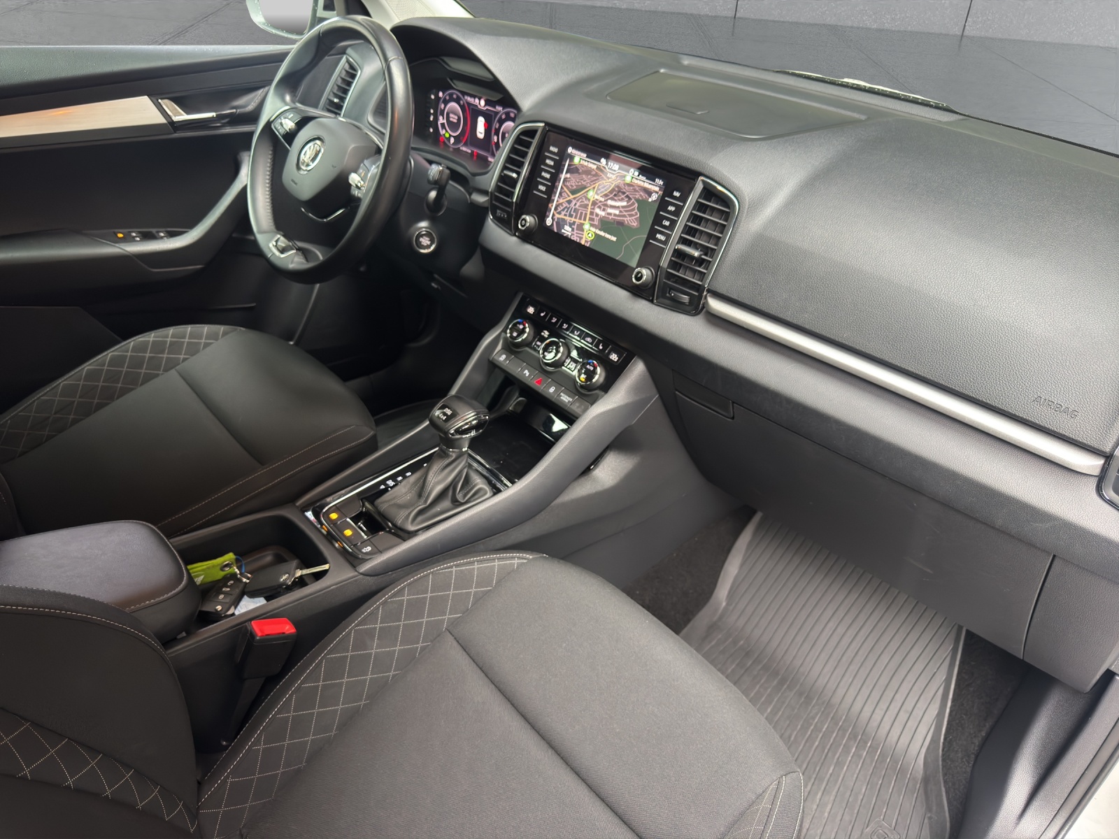 SKODA Karoq 2.0 TDI CR Ambition 4x4 DSG-image-14