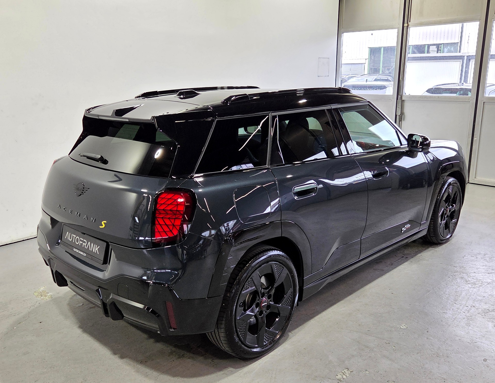 MINI Aceman SE JCW Trim-image-18