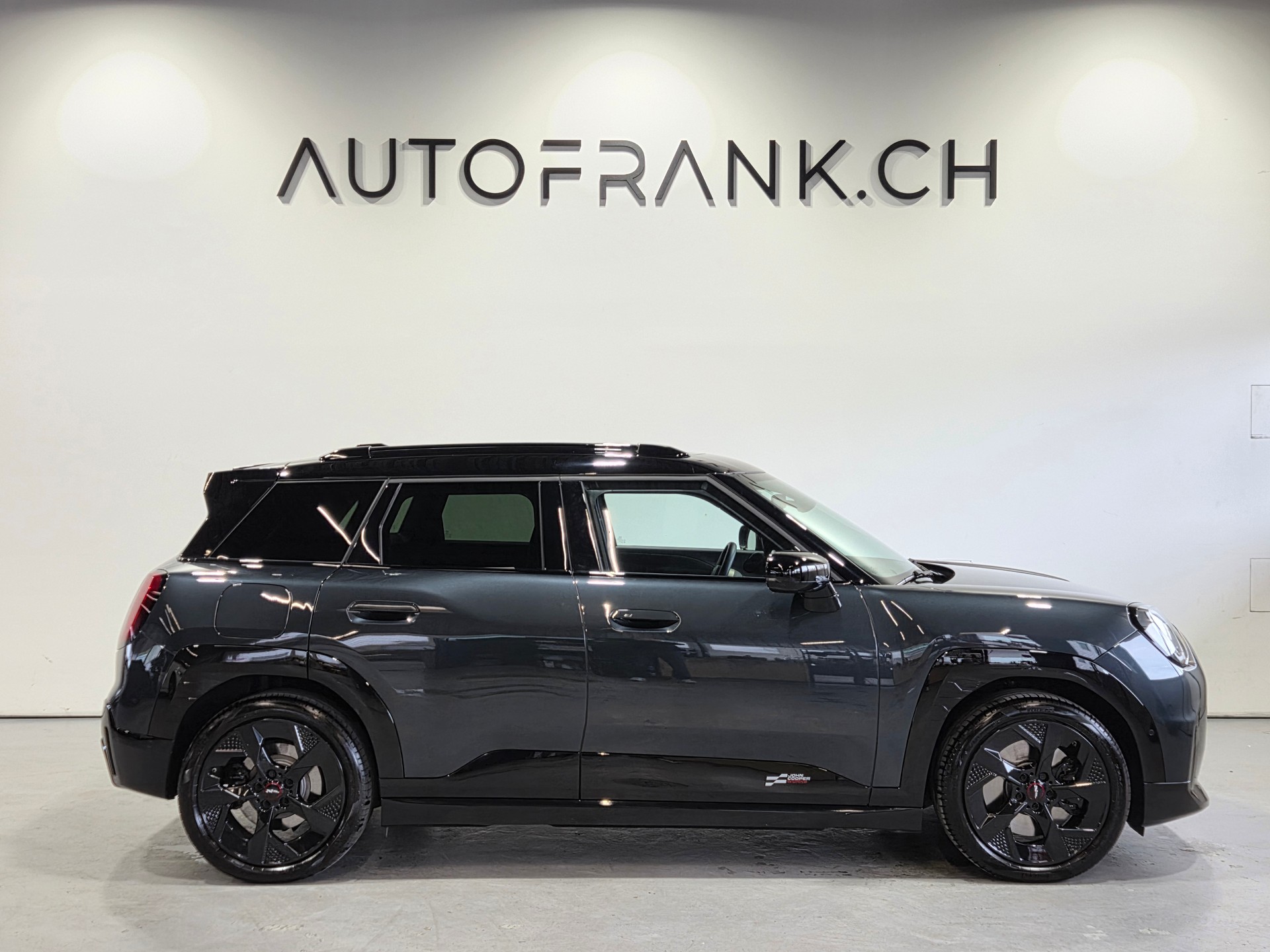 MINI Aceman SE JCW Trim-showroom-element-1