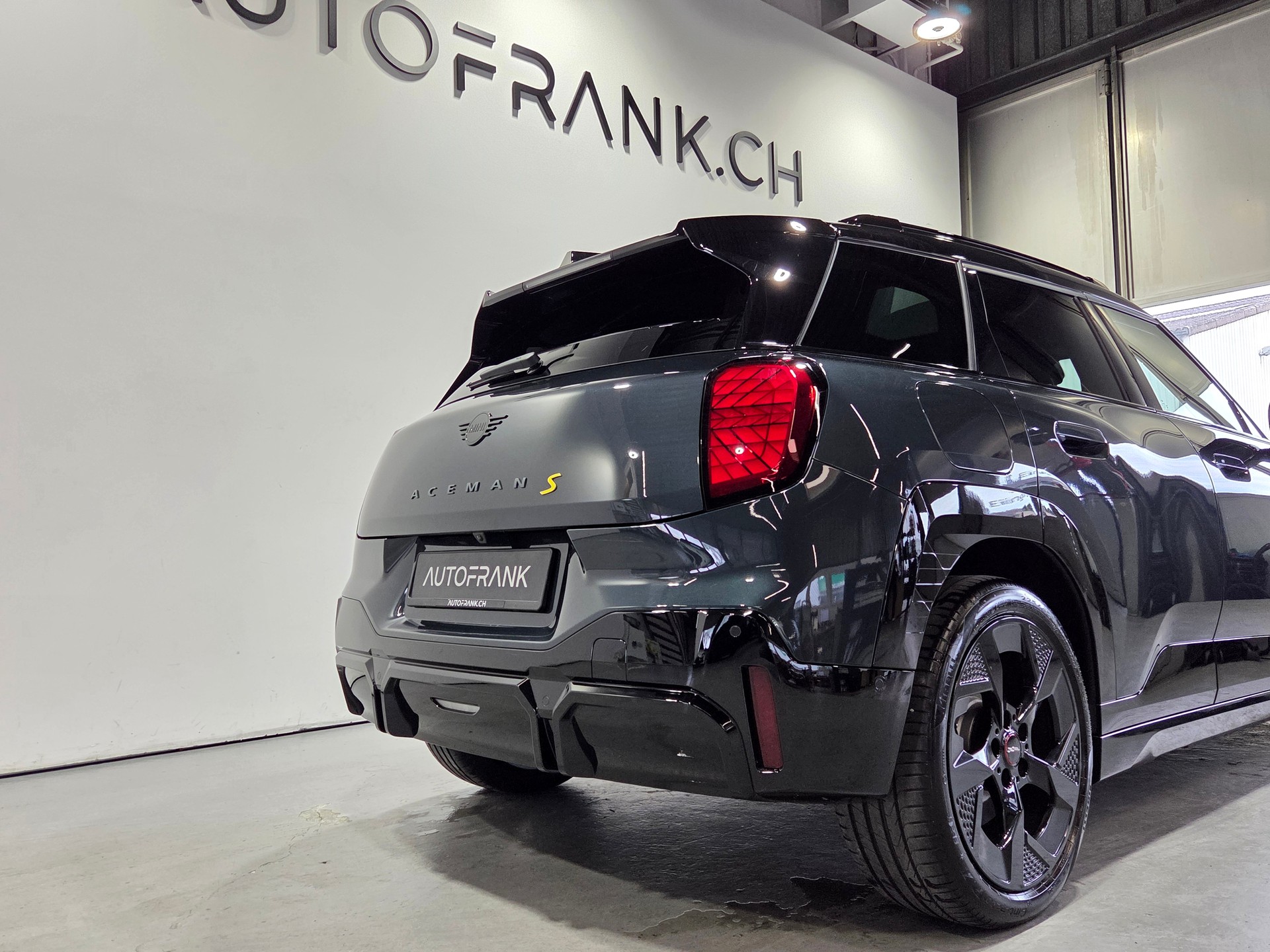 MINI Aceman SE JCW Trim-image-9