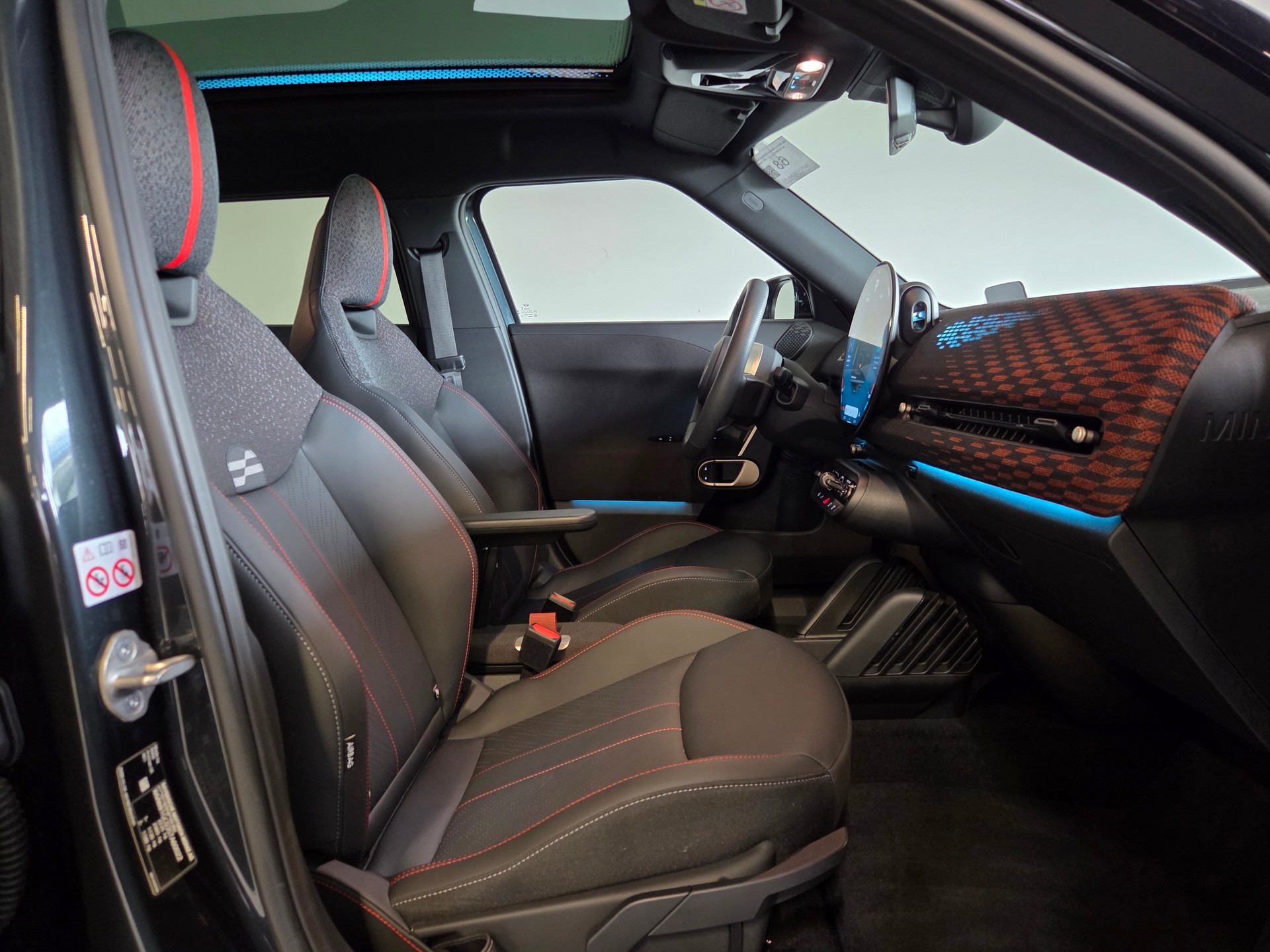 MINI Aceman SE JCW Trim-image-11