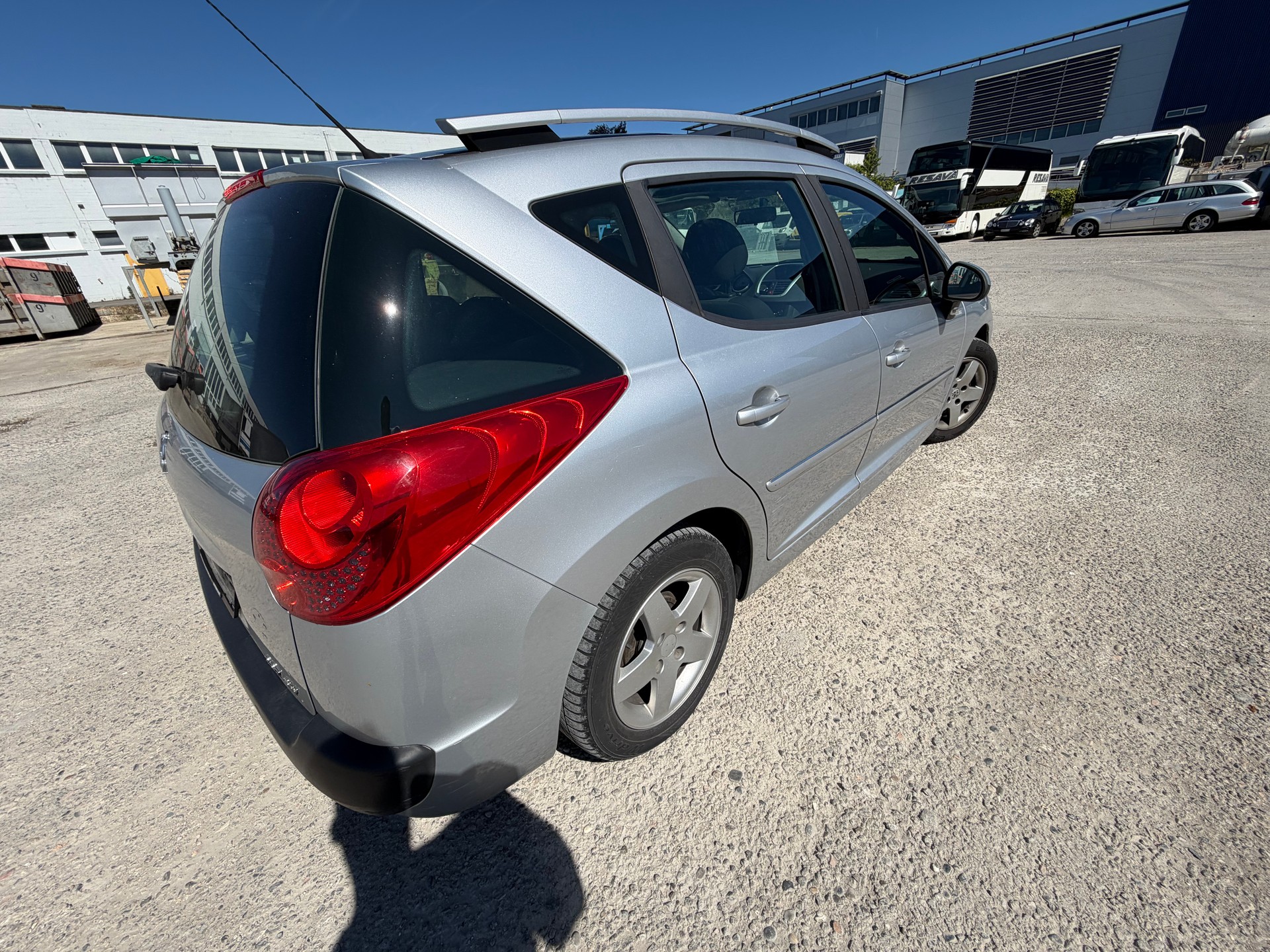 PEUGEOT 207 SW 1.4 16V Sport-image-7