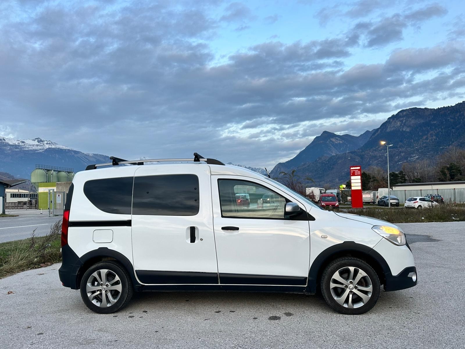 DACIA Dokker 1.2 T Stepway-image-5