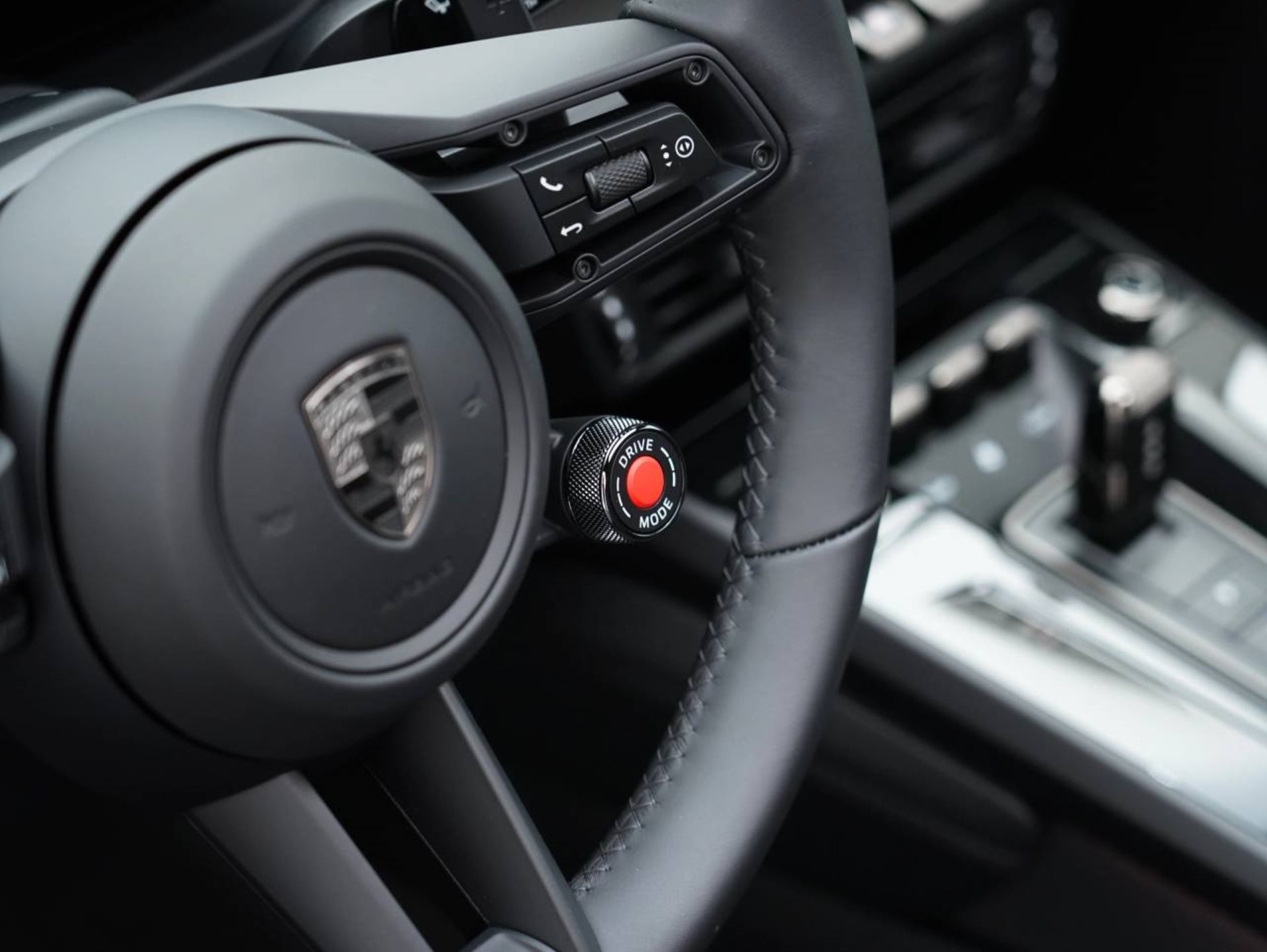 PORSCHE 911 Turbo S-image-31