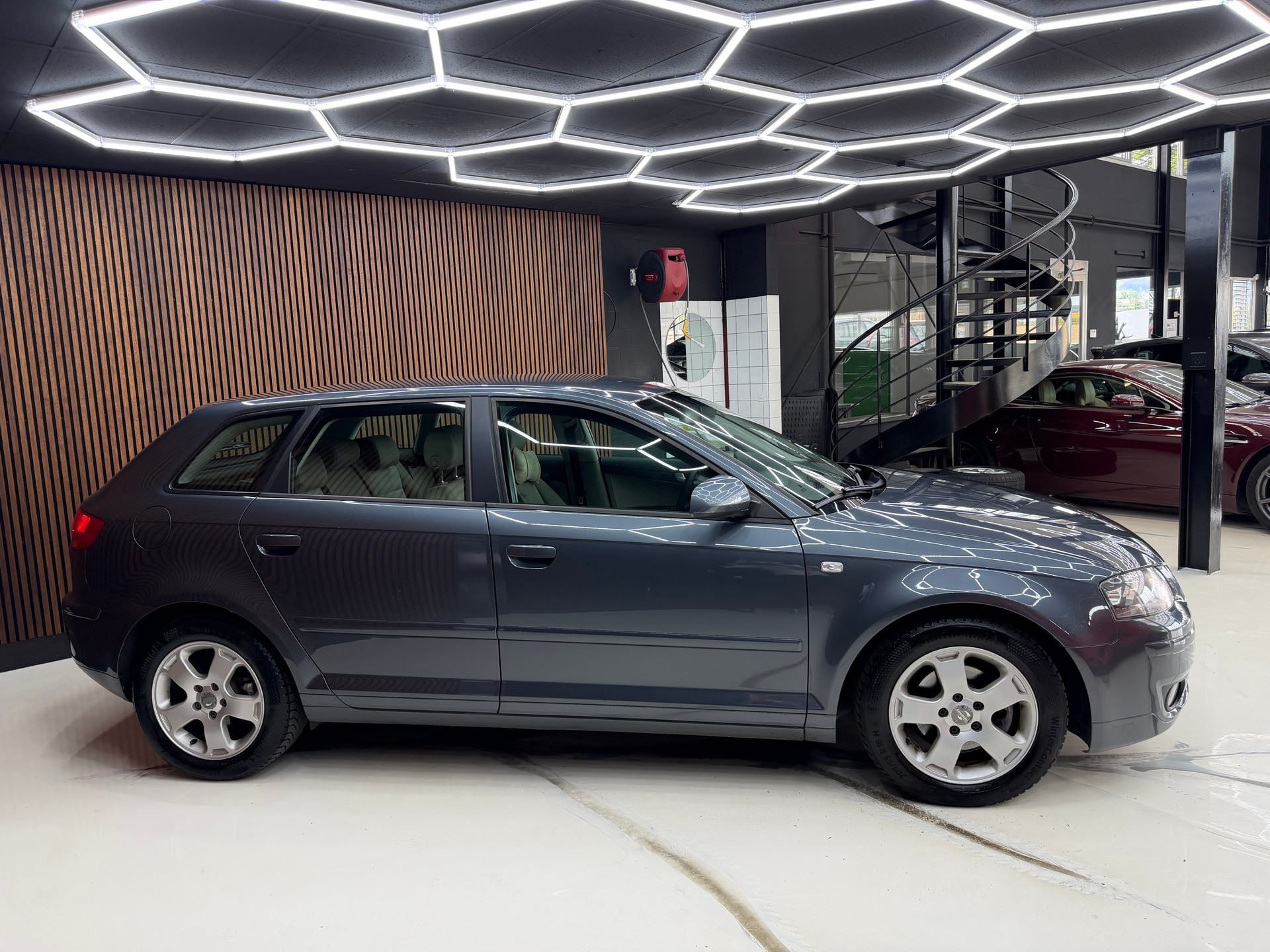 AUDI A3 2.0 FSI Attraction-image-2