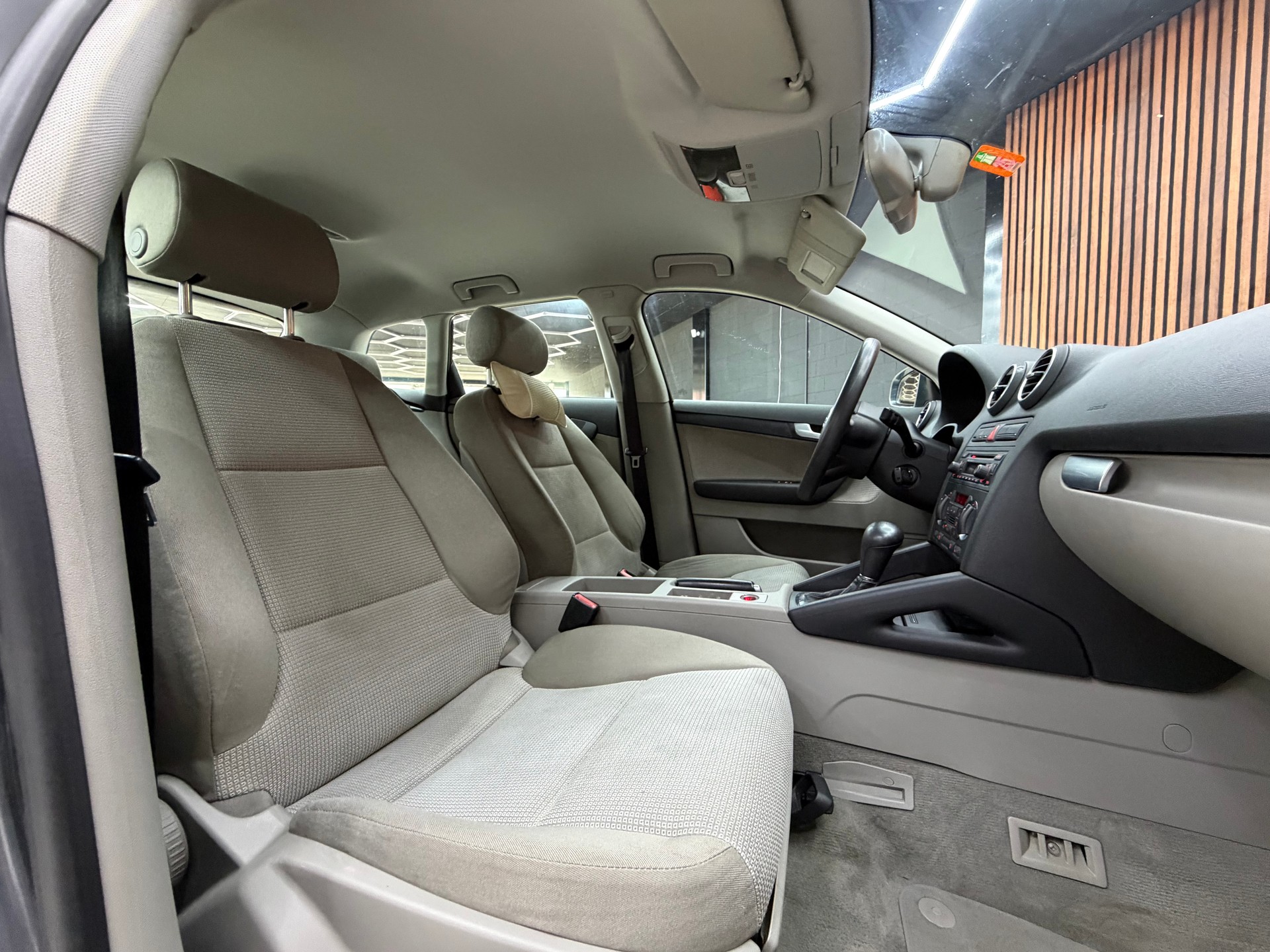 AUDI A3 2.0 FSI Attraction-image-9