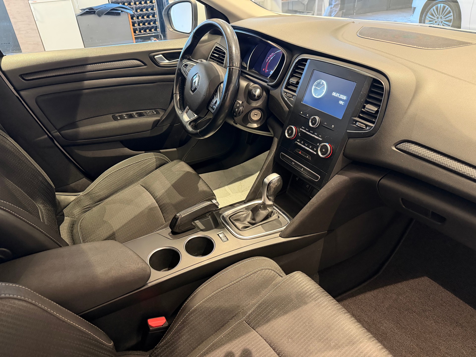 RENAULT Mégane Grandtour 1.5 Blue dCi Business EDC-image-7
