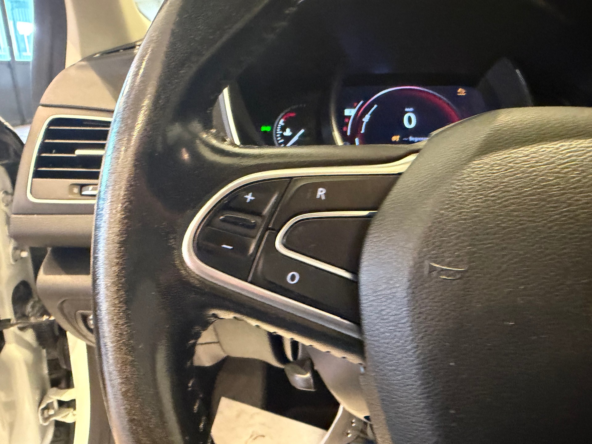 RENAULT Mégane Grandtour 1.5 Blue dCi Business EDC-image-13