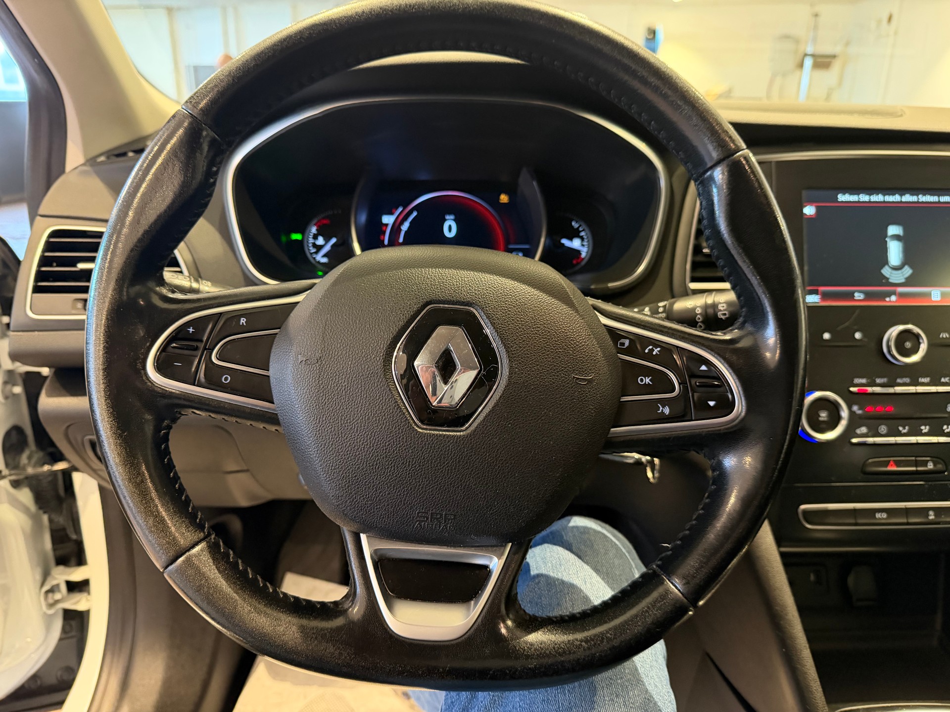 RENAULT Mégane Grandtour 1.5 Blue dCi Business EDC-image-14