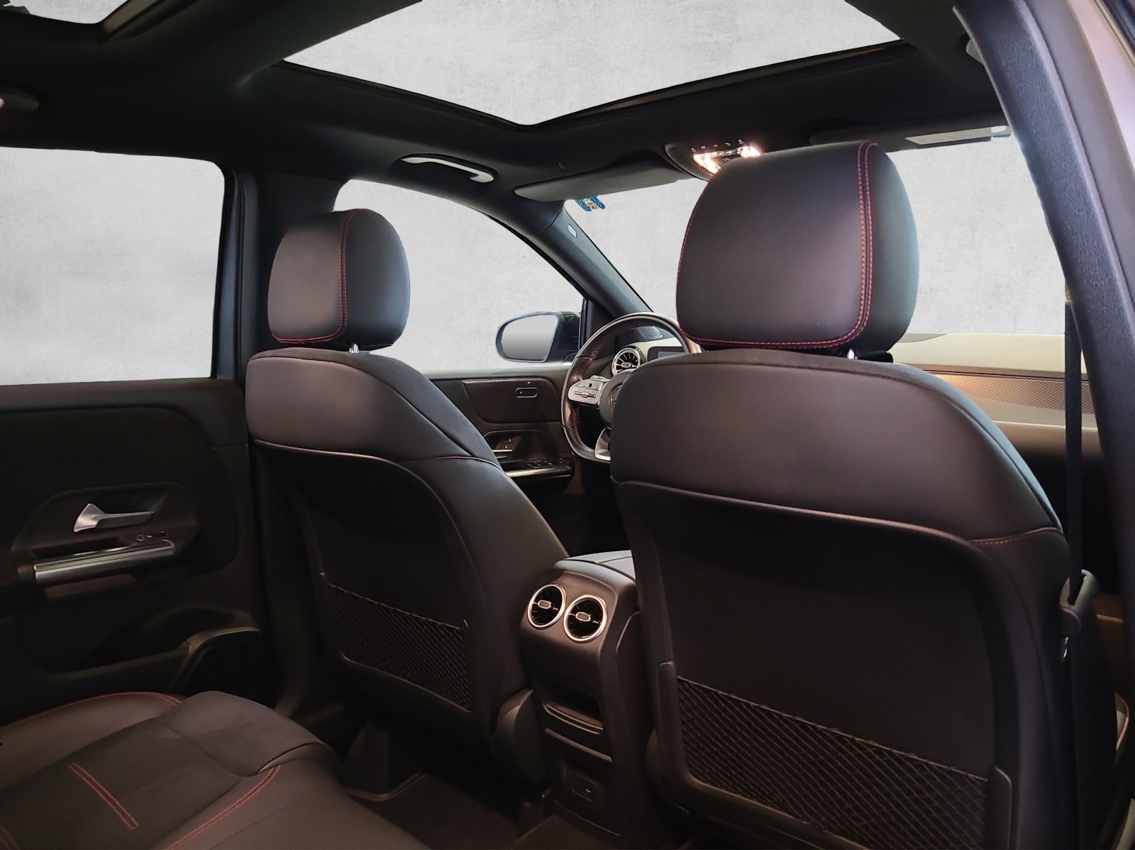 MERCEDES-BENZ B-CLASS W247 B 200 AMG Line 4-image-14