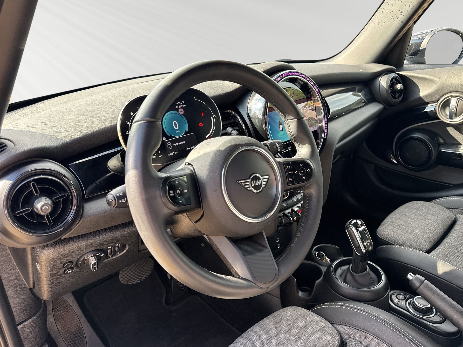 MINI Cooper Steptronic DKG-showroom-element-3