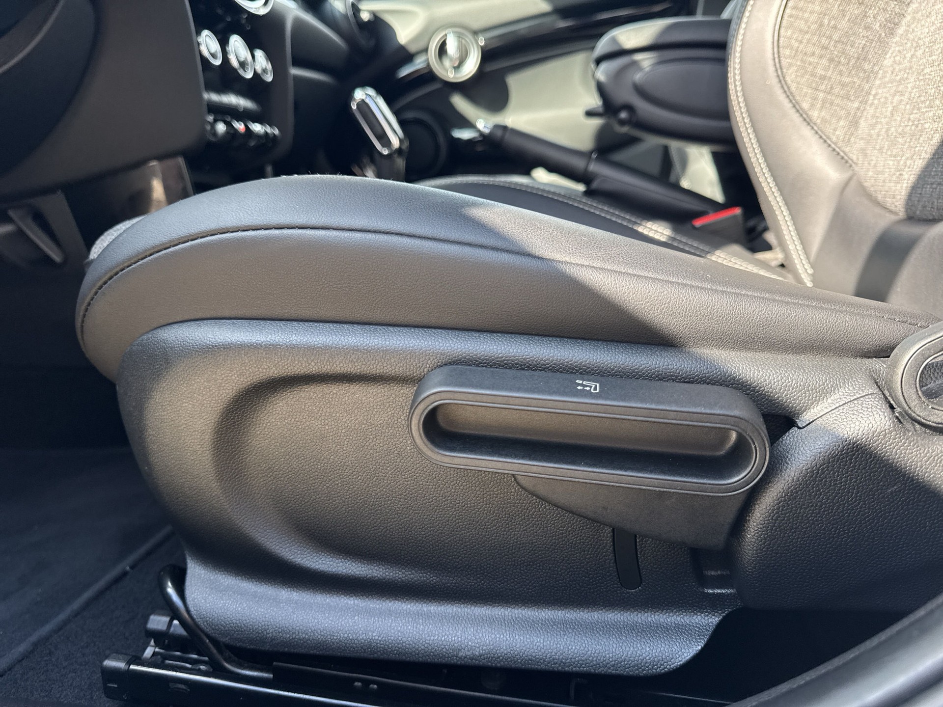 MINI Cooper Steptronic DKG-image-17
