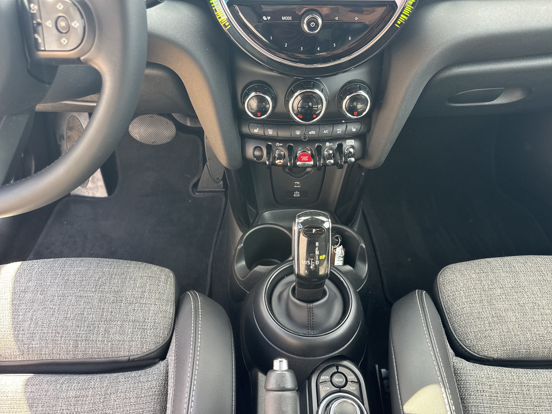 MINI Cooper Steptronic DKG-image-12