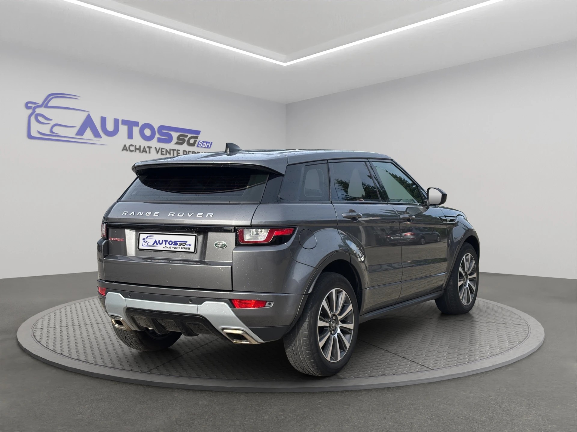 LAND ROVER Range Rover Evoque 2.0 TD4 SE Dynamc AT9-image-2