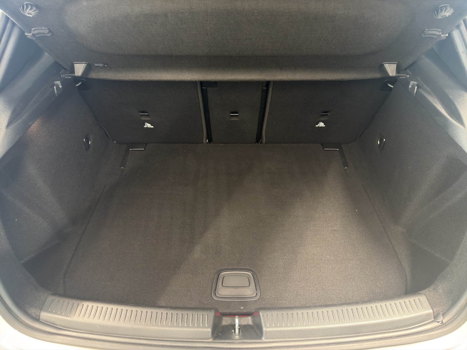 MERCEDES-BENZ A 220 AMG Line 4Matic-image-14
